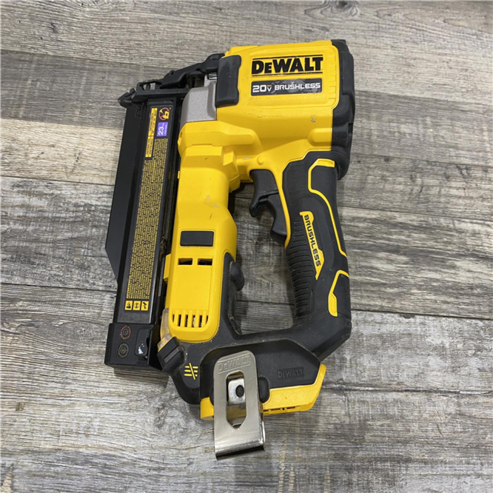 AS-IS DEWALT ATOMIC 20V MAX Lithium Ion Cordless 23 Gauge Pin Nailer Kit