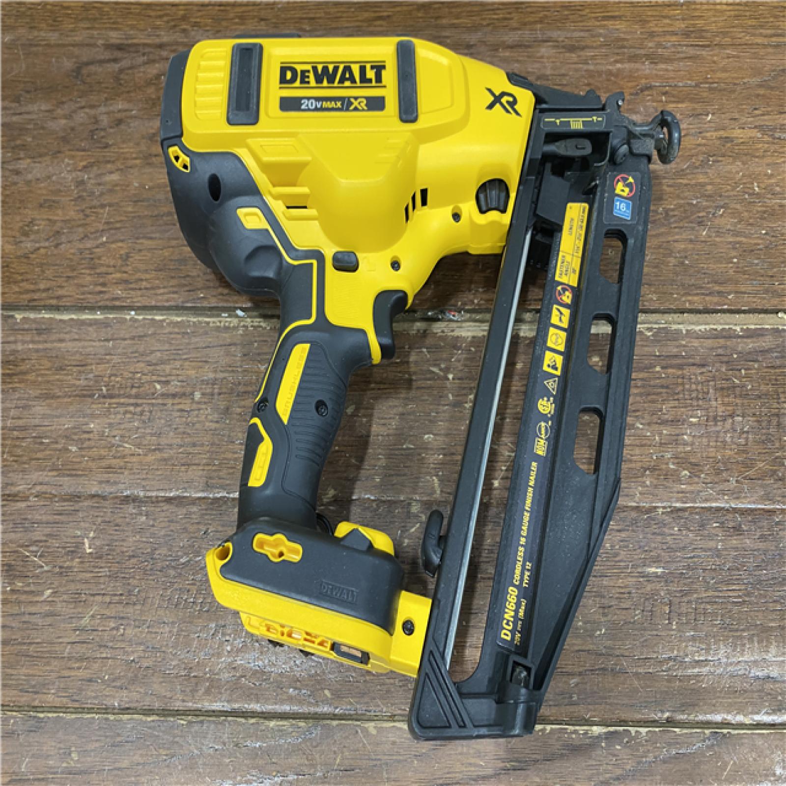 AS-IS DeWalt DCN660D1 20V 16 Gauge Cordless Angled Finish Nailer Kit W/ 2Ah Battery