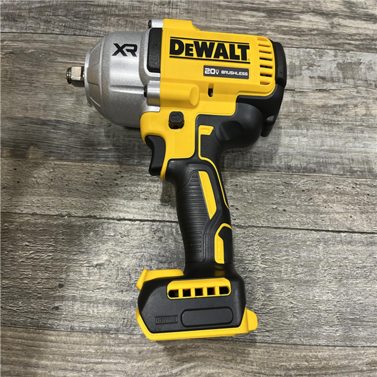 AS-IS DEWALT 20V MAX Lithium-Ion Cordless 1/2 in. Impact Wrench Kit