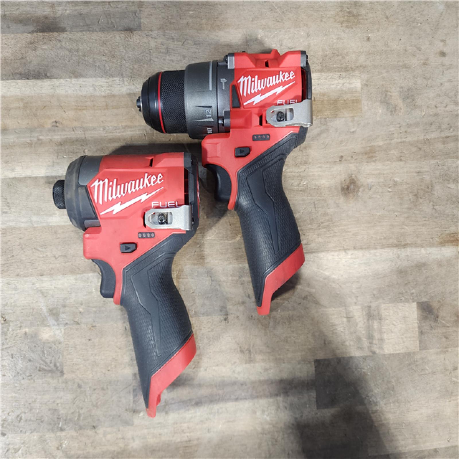 HOUSTON LOCATION - AS-IS Milwaukee 2 Tool Combo Kit W/ (2) Battery & Charger