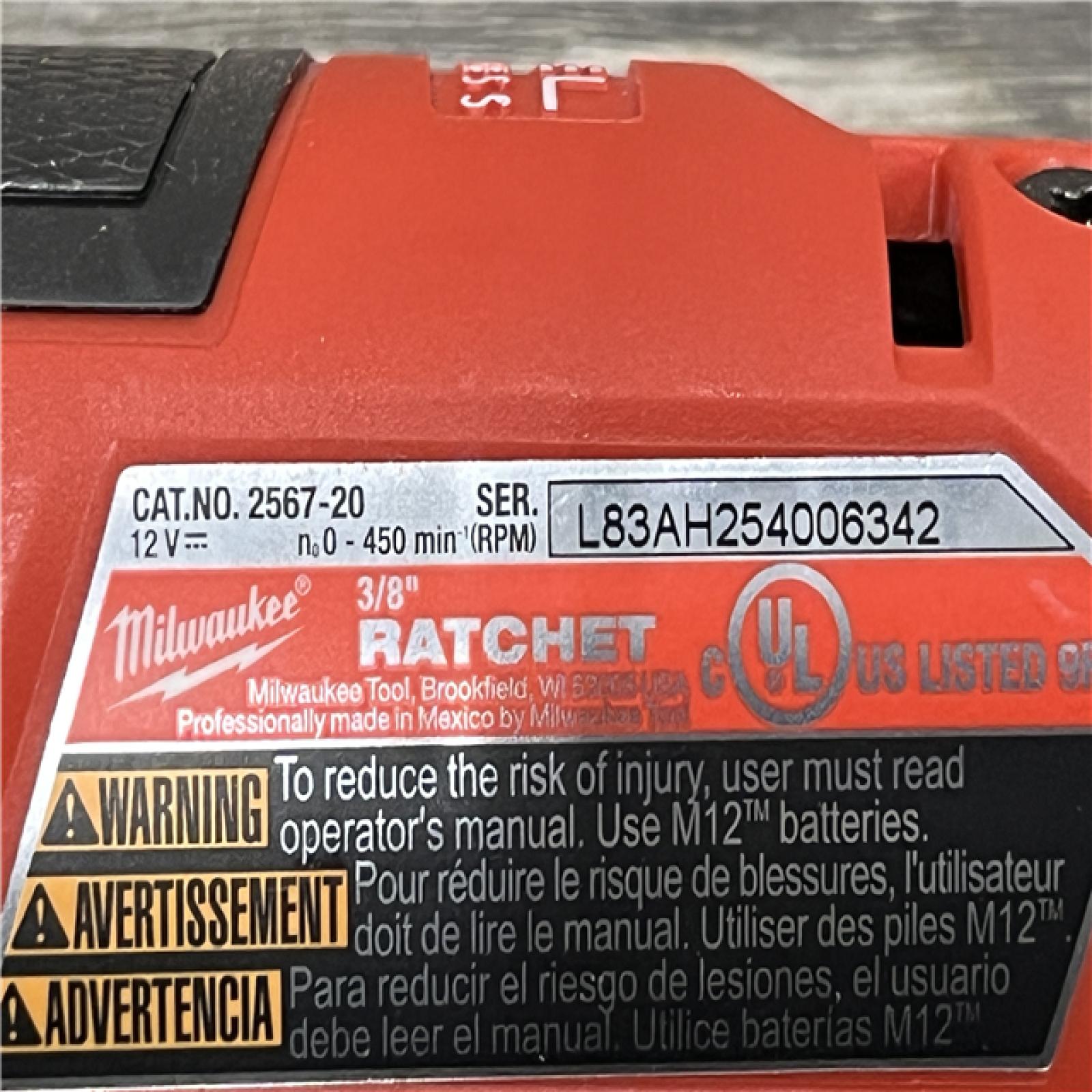 AS-IS Milwaukee FUEL 18V Cordless Mid Torque 1/2 in. Impact Wrench w/ 12 FUEL 3/8 in. Ratchet Combo Kit