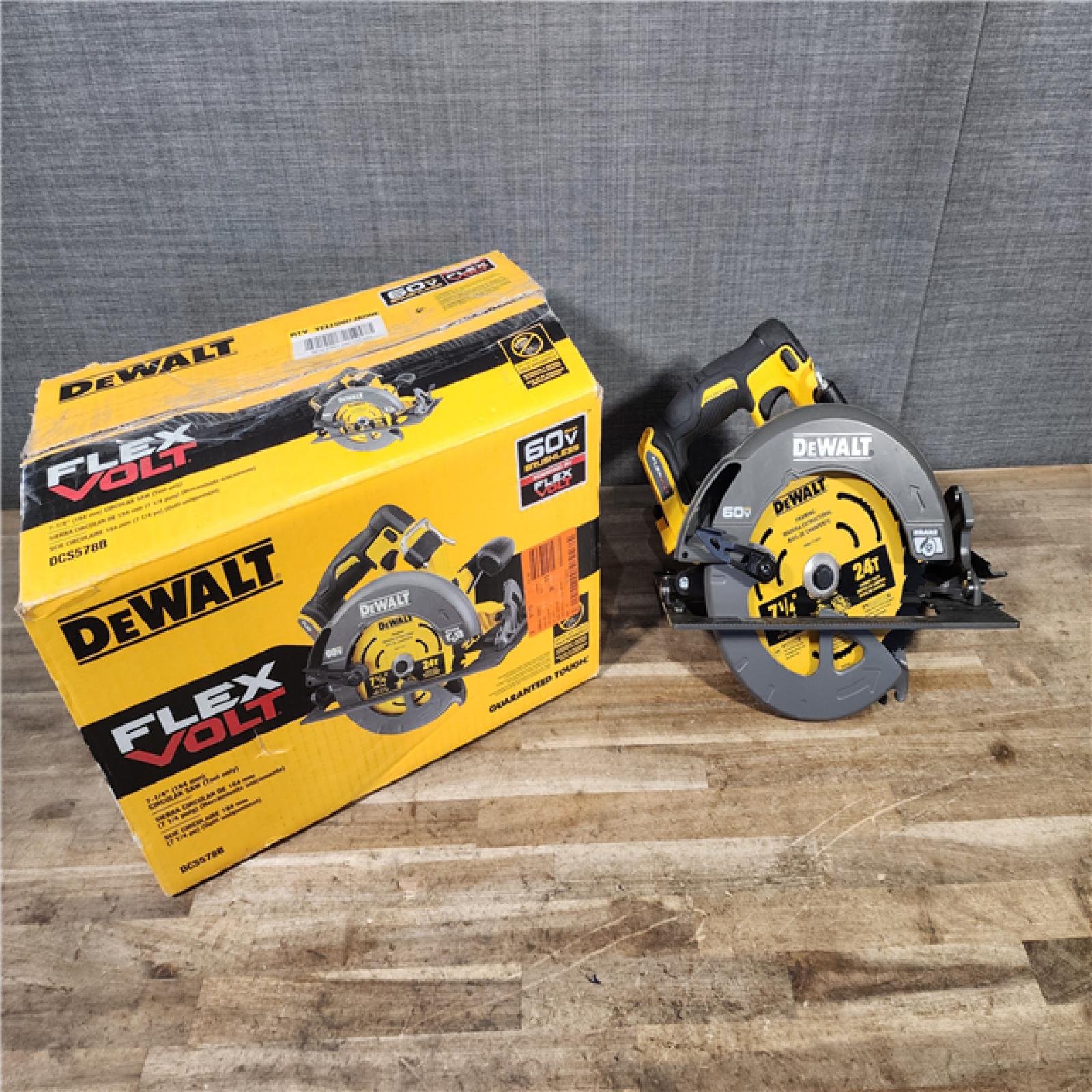 HOUSTON LOCATION - AS-IS DEWALT FLEXVOLT 60V MAX Cordless Brushless 7-1/4 in. Circular Saw with Brake (Tool Only)