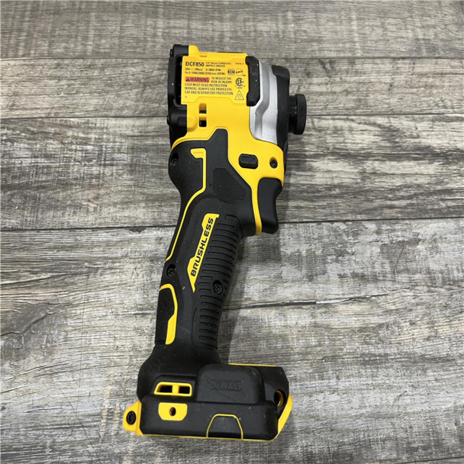 AS-IS DEWALT ATOMIC 20V MAX Lithium-Ion Cordless 1/4 in. Brushless Impact Driver Kit