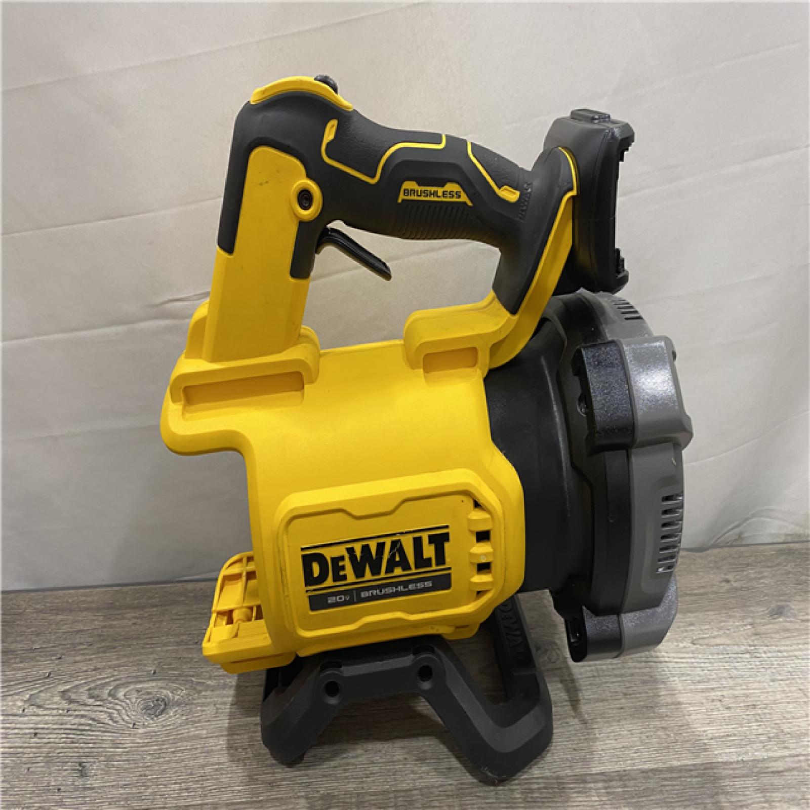 AS-IS DEWALT 20V MAX* XR Brushless Cordless Handheld Blower Kit
