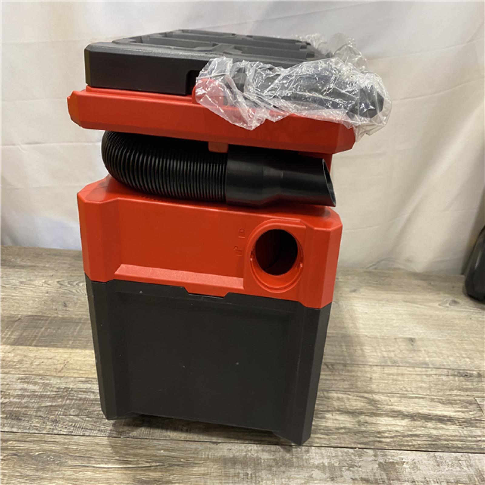 LIKE NEW -  Milwaukee FUEL PACKOUT 18-Volt Lithium-Ion Cordless 2.5 Gal. Wet/Dry Vacuum (Vacuum-Only)