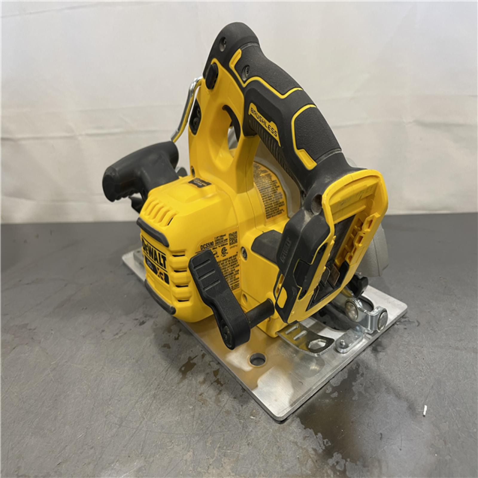 AS-IS - DEWALT 20-Volt MAX 7-1/4 in. Cordless Circular Saw