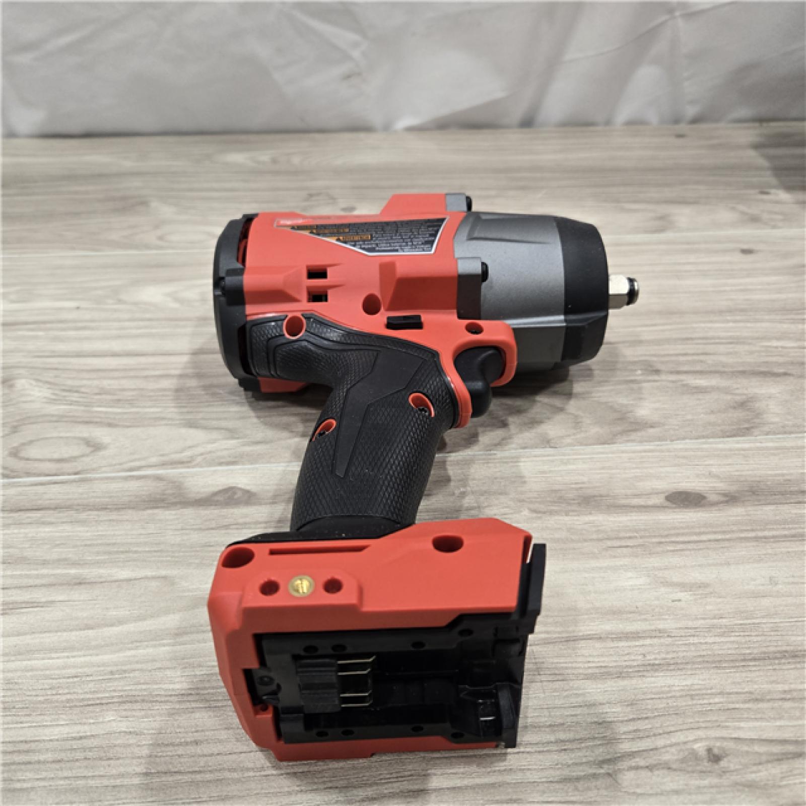 AS-IS Milwaukee M18 1/2 in. Cordless High Torque Impact Wrench Kit
