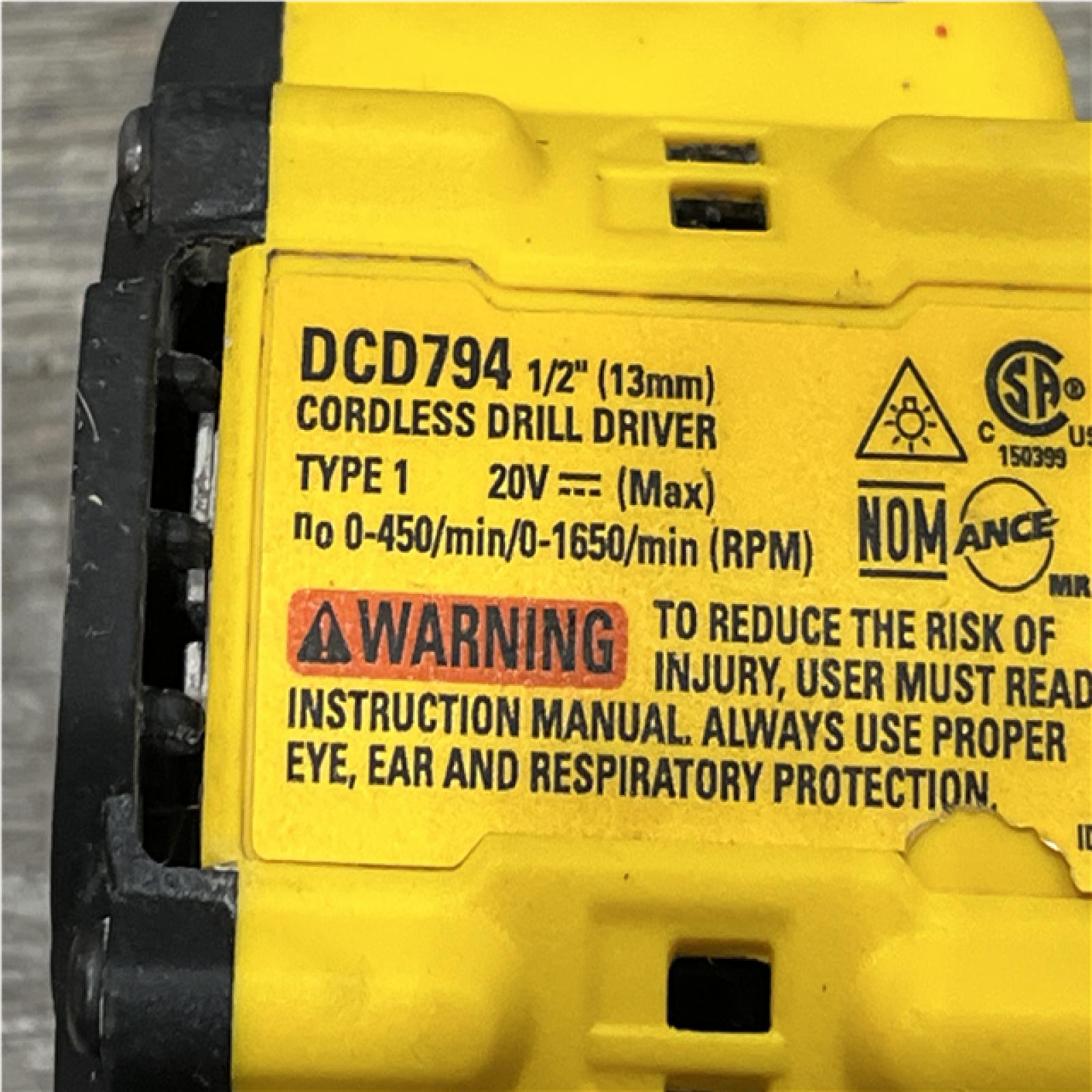 AS-IS DEWALT ATOMIC 20-Volt MAX Lithium-Ion Cordless Combo Kit
