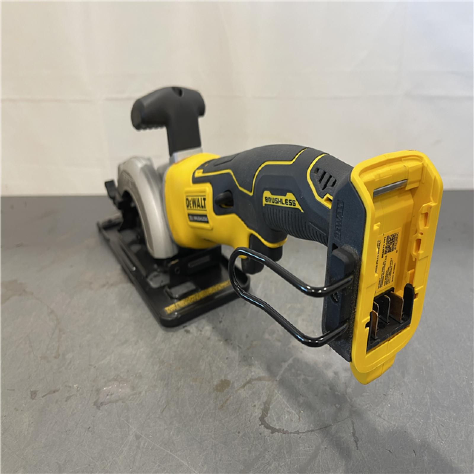 AS-IS - DEWALT ATOMIC 20V MAX Cordless Brushless 4-1/2 in. Circular Saw