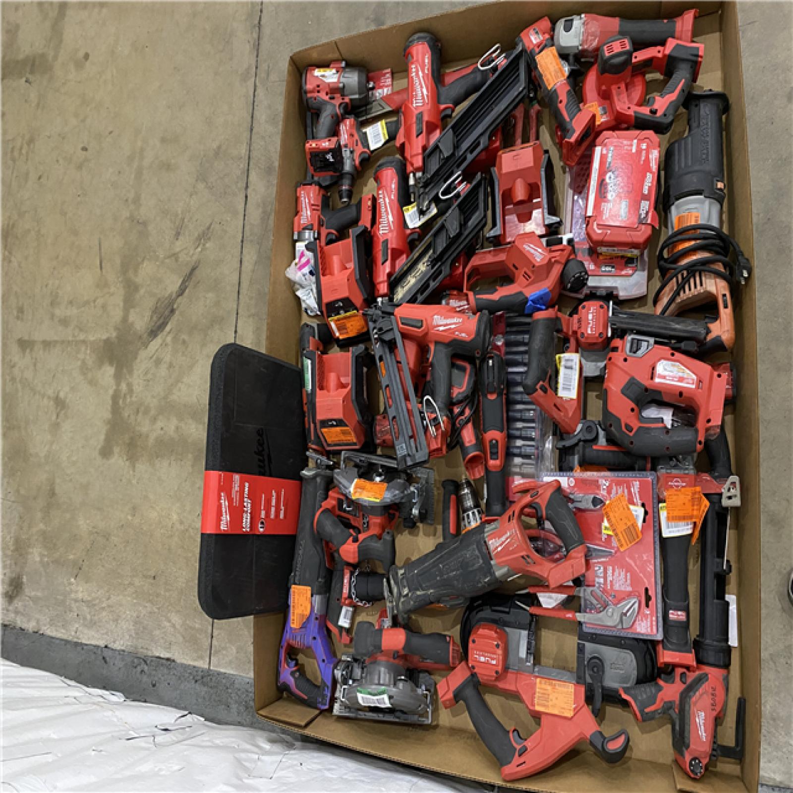 Houston Location AS IS - Tool Pallet