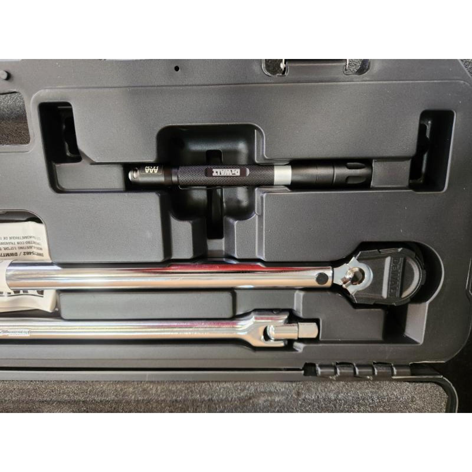 Phoenix NEW DEWALT 1/2 in. Drive Torque Wrench Tire Change Kit (7-Piece)