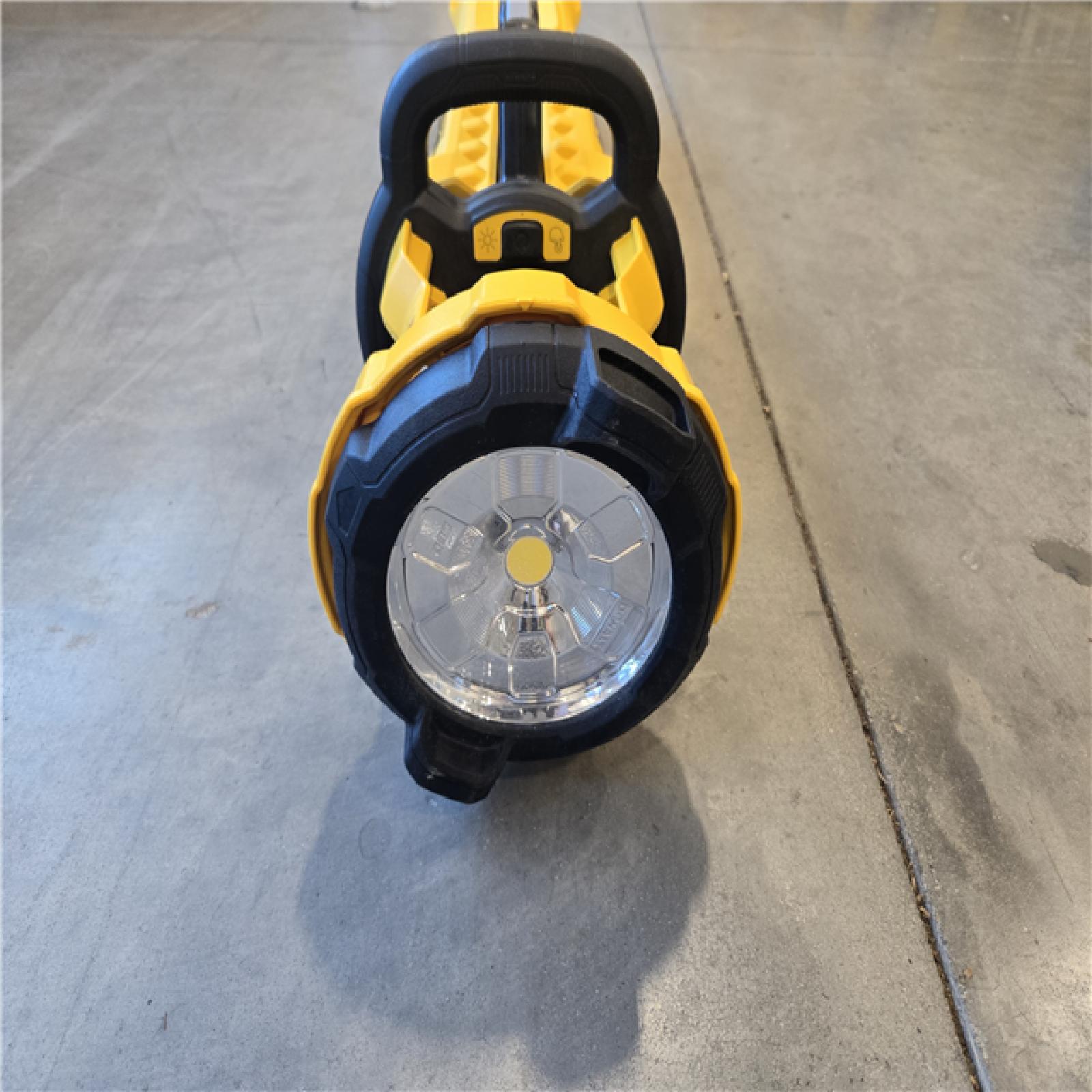 AS-IS DEWALT 20V MAX 3000 Lumens Tripod Jobsite Light (Tool-Only)