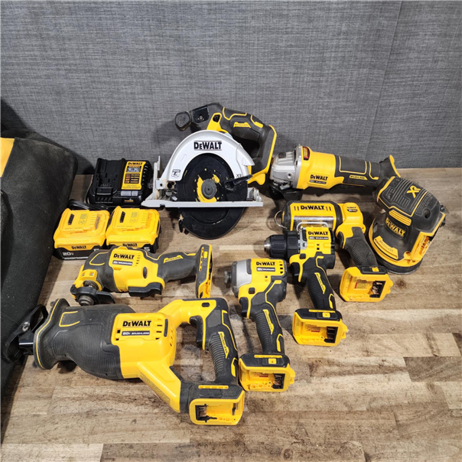 HOUSTON LOCATION - AS-IS DEWALT 8 TOOL COMBO KIT W/ (2) BATTERY & CHARGER
