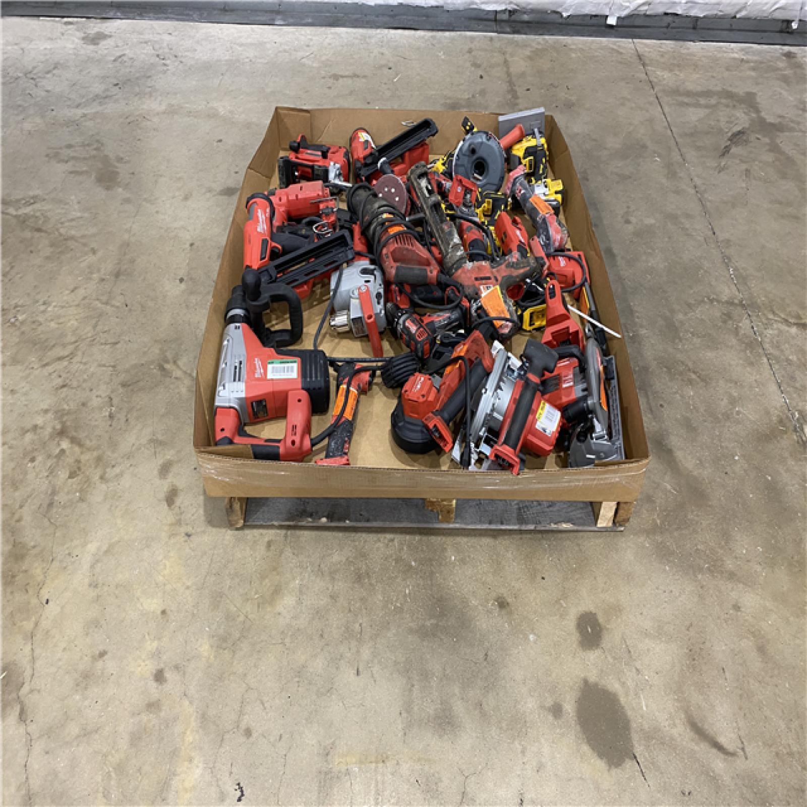 Houston Location AS IS - Tool Pallet