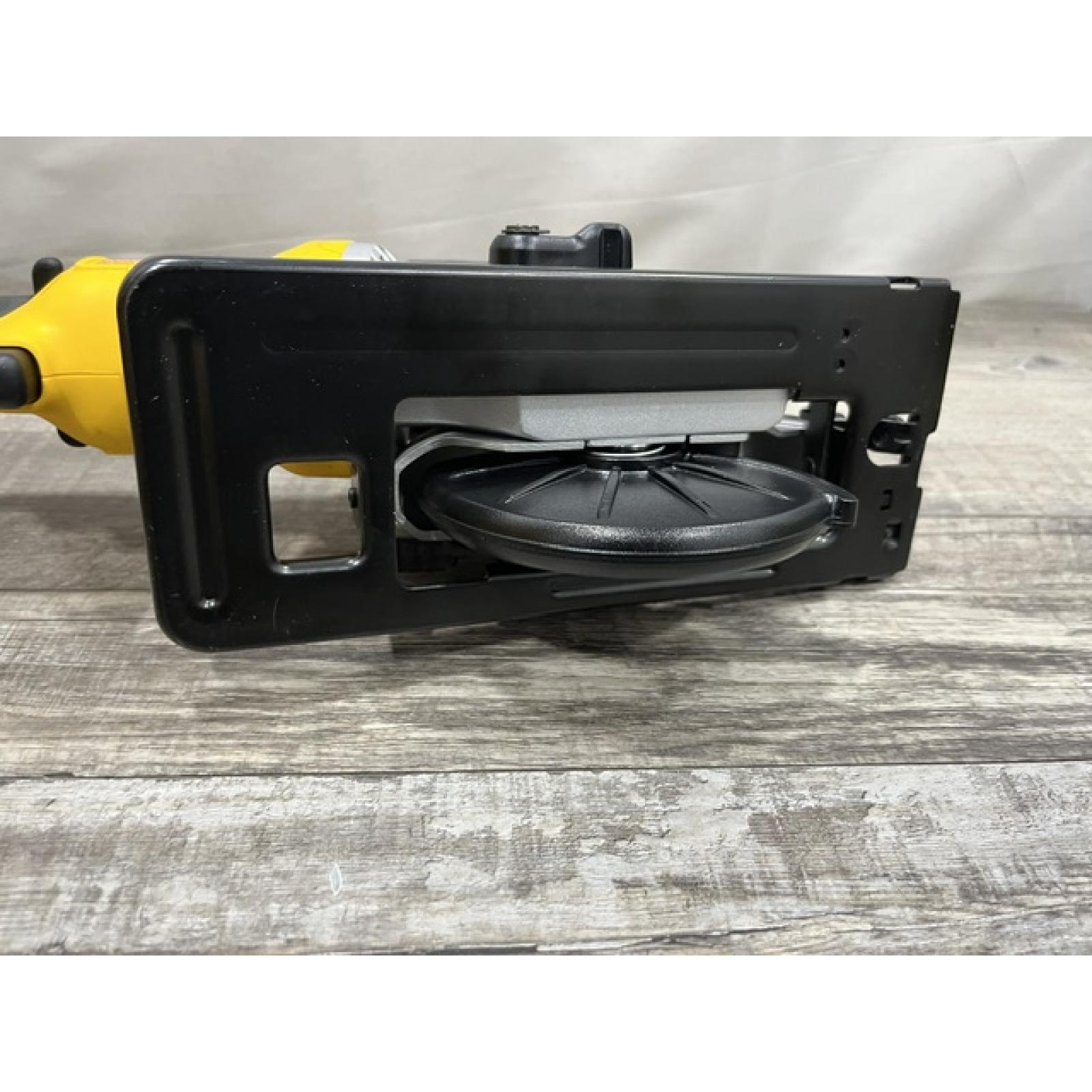AS-IS DEWALT ATOMIC 20V MAX Cordless Brushless 4-1/2 in. Circular Saw (Tool Only)