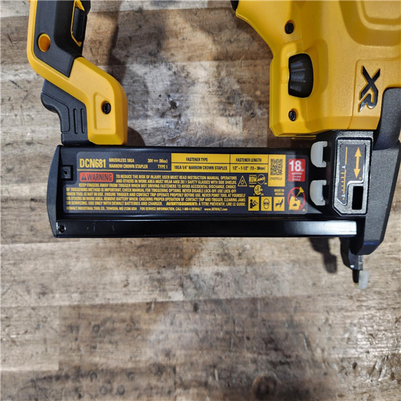 HOUSTON LOCATION - AS-IS DEWALT Cordless 18-Gauge Narrow Crown Stapler (Tool Only)