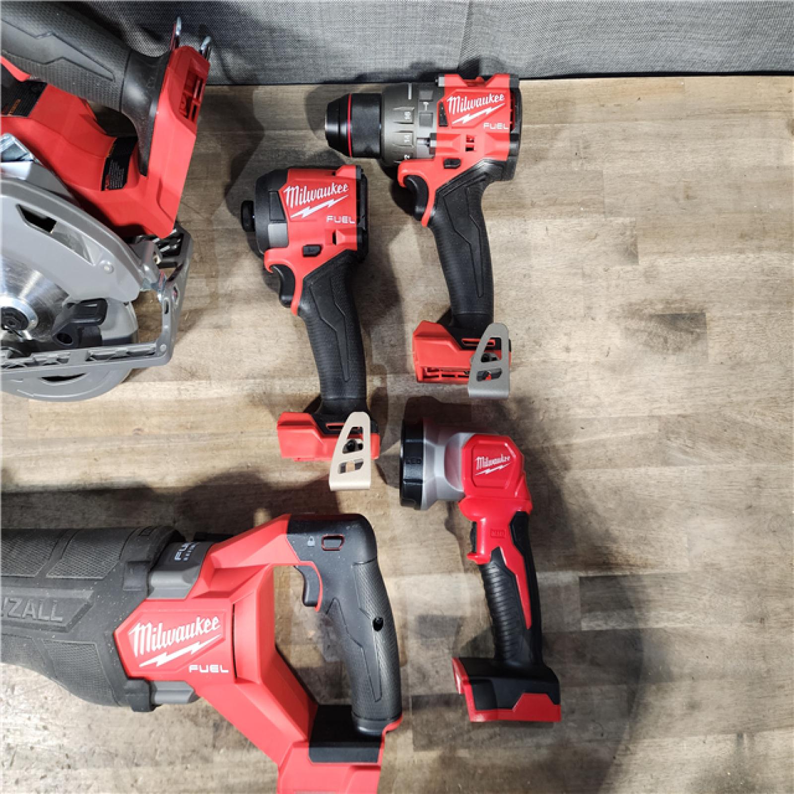 HOUSTON LOCATION - AS-IS Milwaukee 5 Tool Combo Kit W/ (2) Battery & Charger