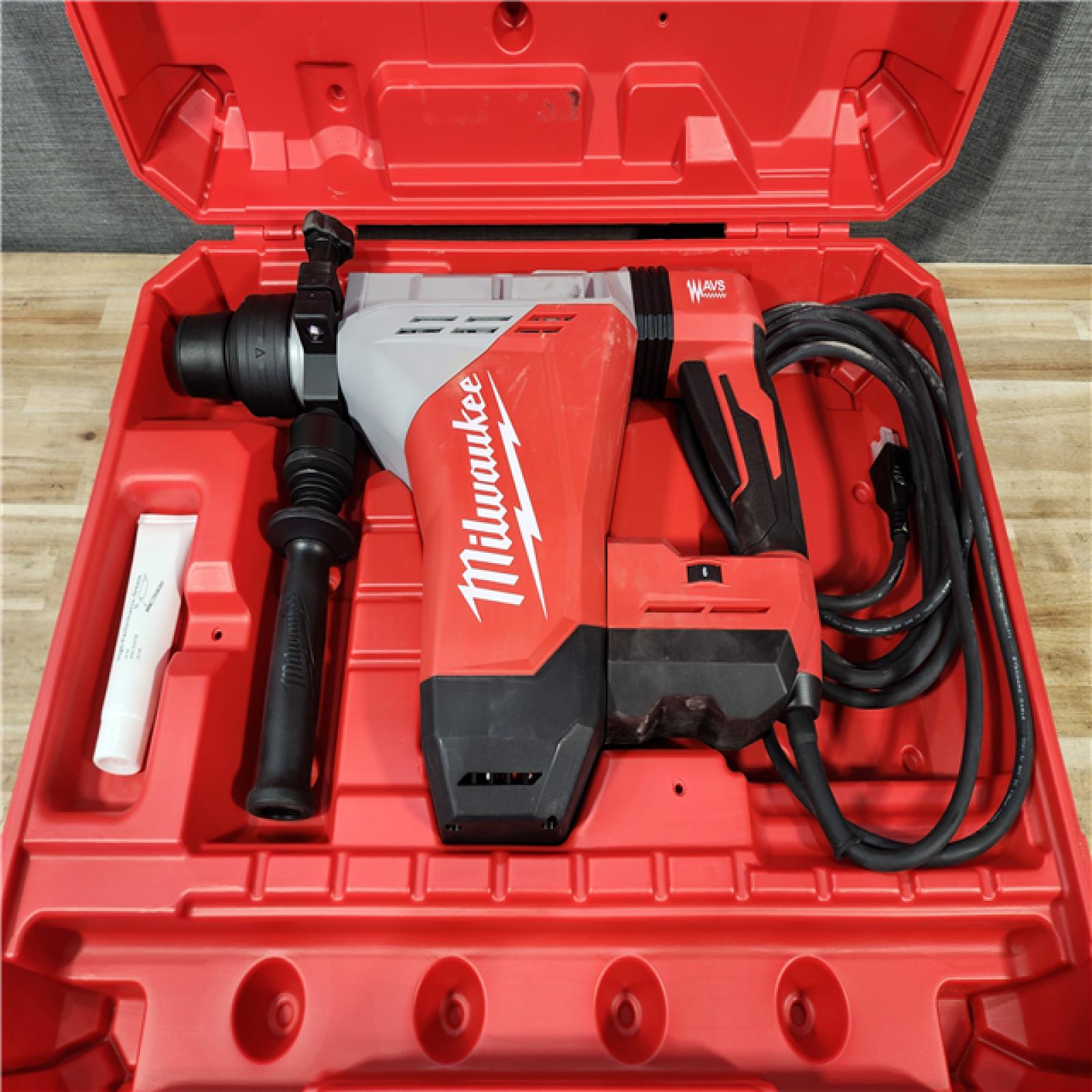 HOUSTON LOCATION - AS-IS MILWAUKEE 1-3/4 in. SDS-MAX Rotary Hammer