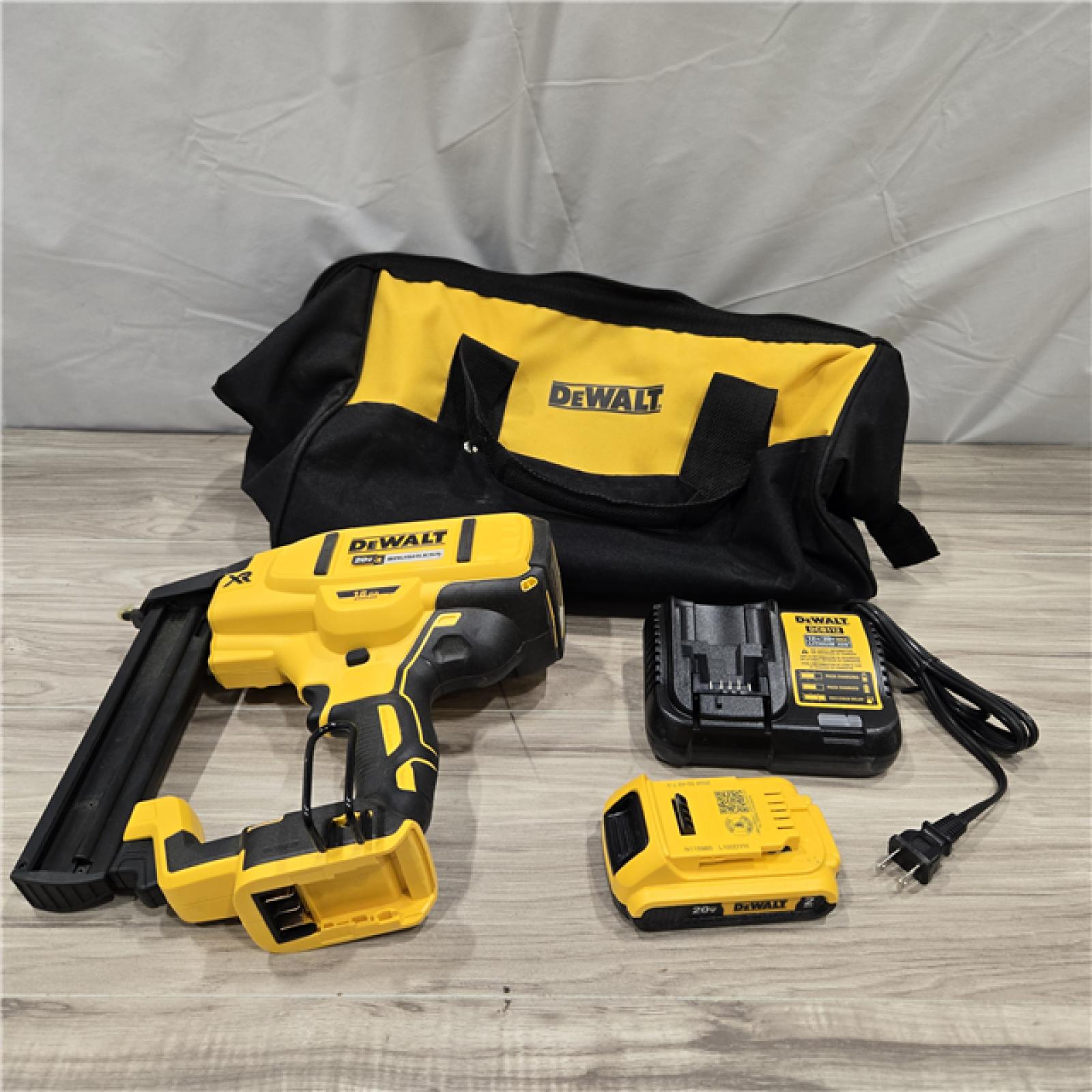 AS-IS DeWALT DCN681D1 20V MAX 18ga Cordless Narrow Crown Stapler Kit