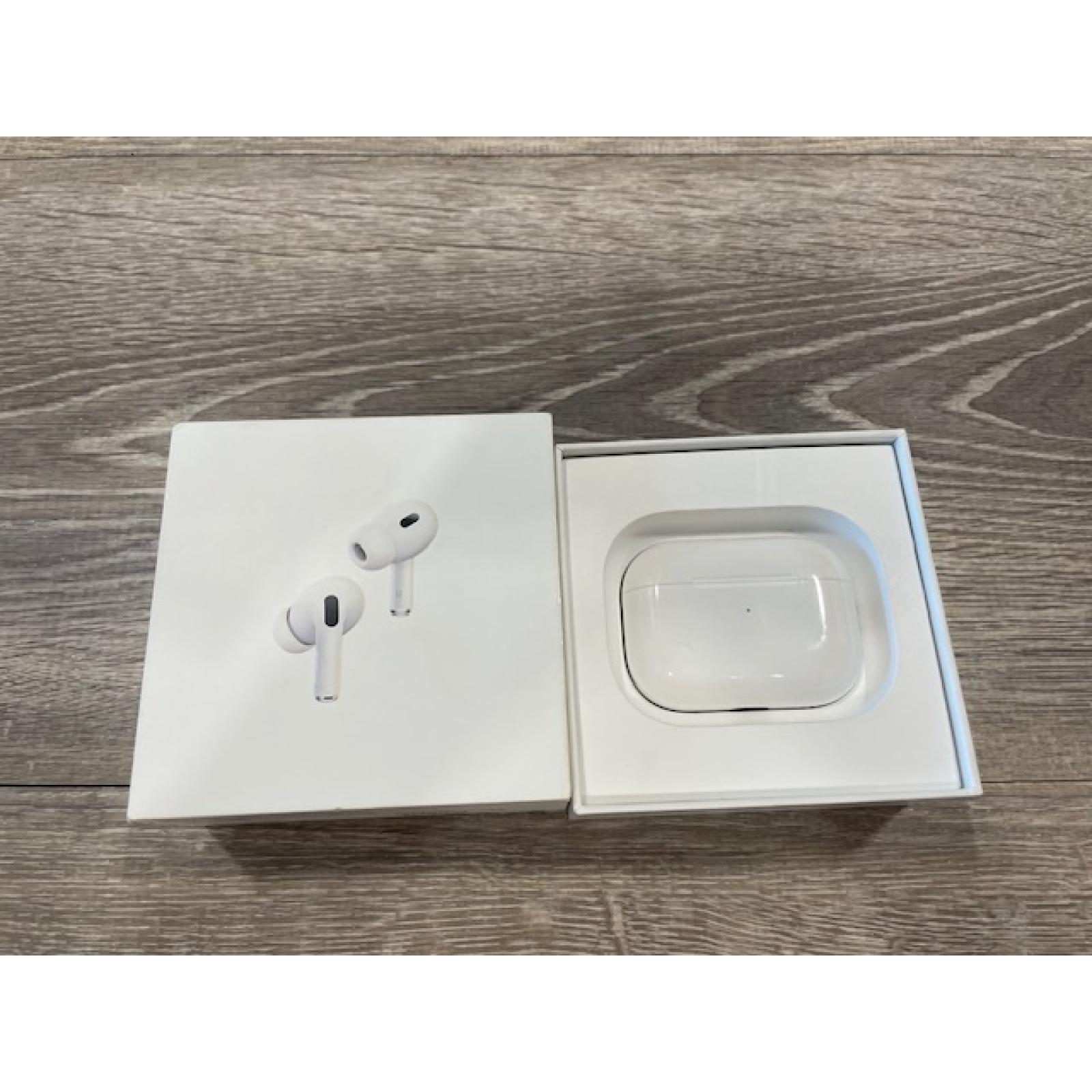 AS-IS Apple AirPods Pro 2 MagSafe Case