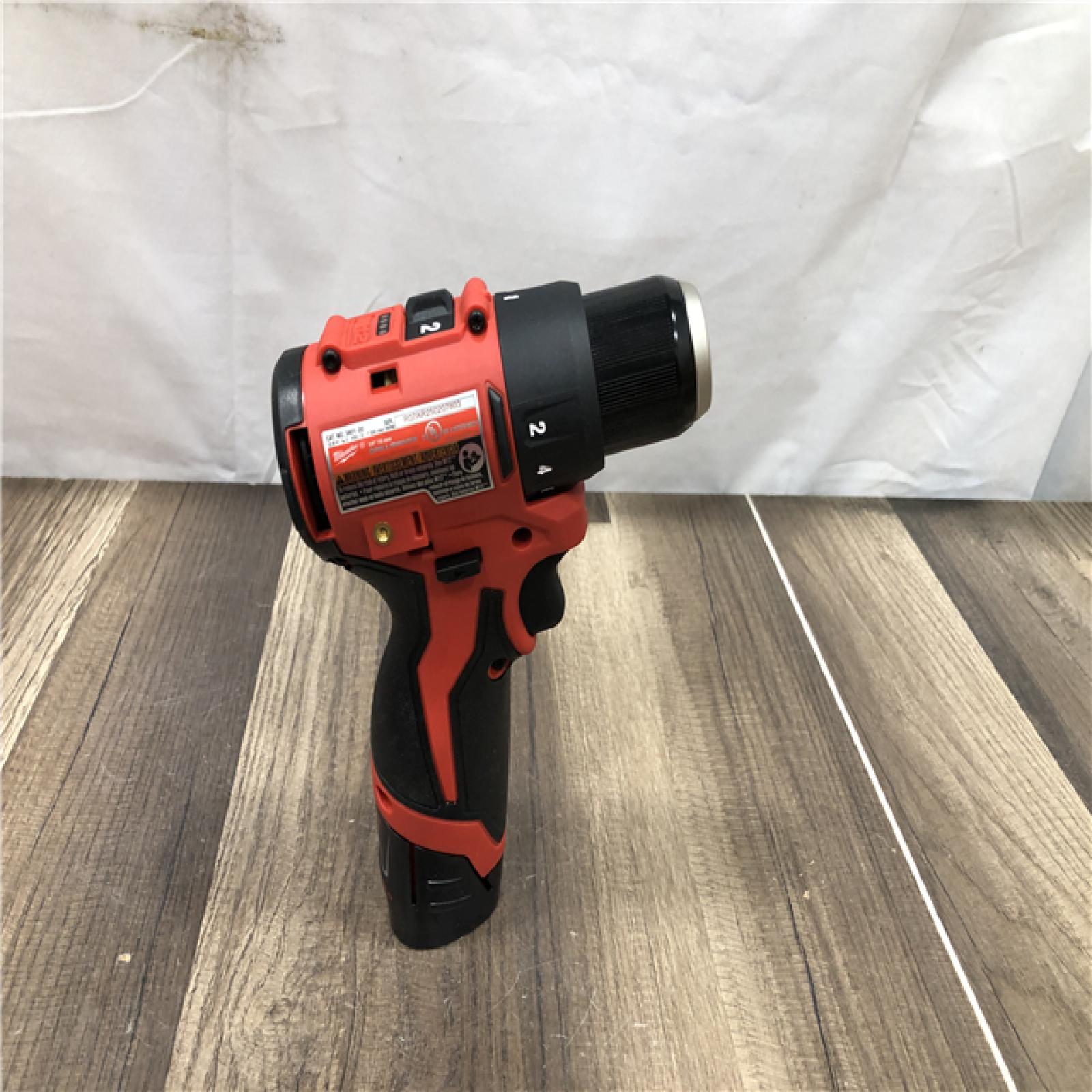 AS-IS Milwaukee 12-Volt Lithium-Ion Brushless Cordless Subcompact Brushless Drill Driver Kit