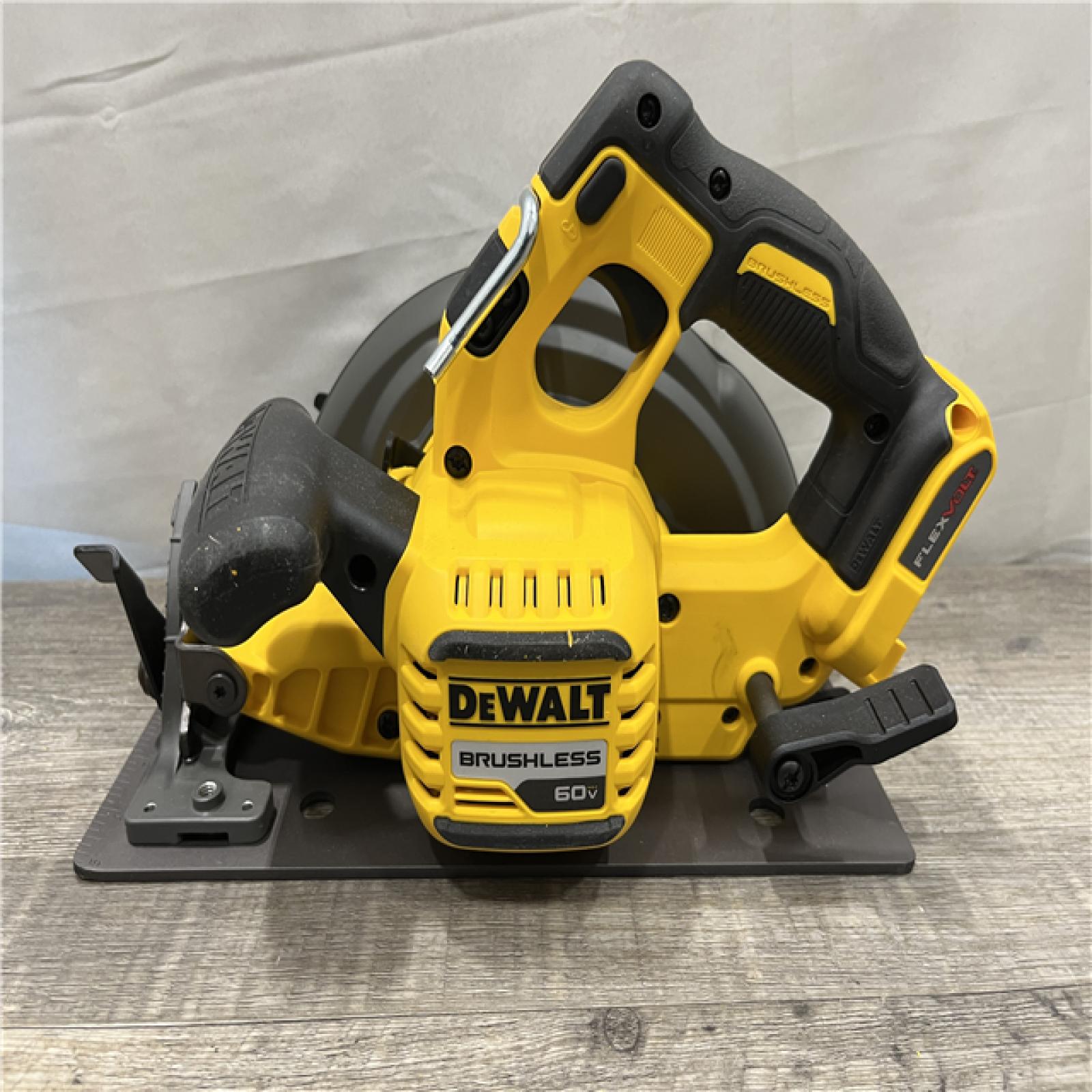 AS-IS DEWALT FLEXVOLT 60V MAX Cordless Brushless 7-1/4 in. Circular Saw with Brake (Tool Only)