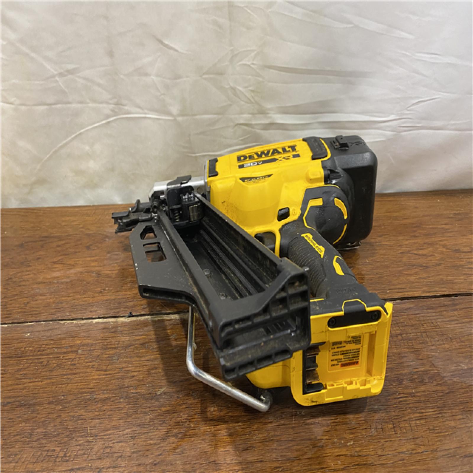 AS-IS DEWALT 20-Volt 21° Cordless Framing Nailer (Tool-Only)