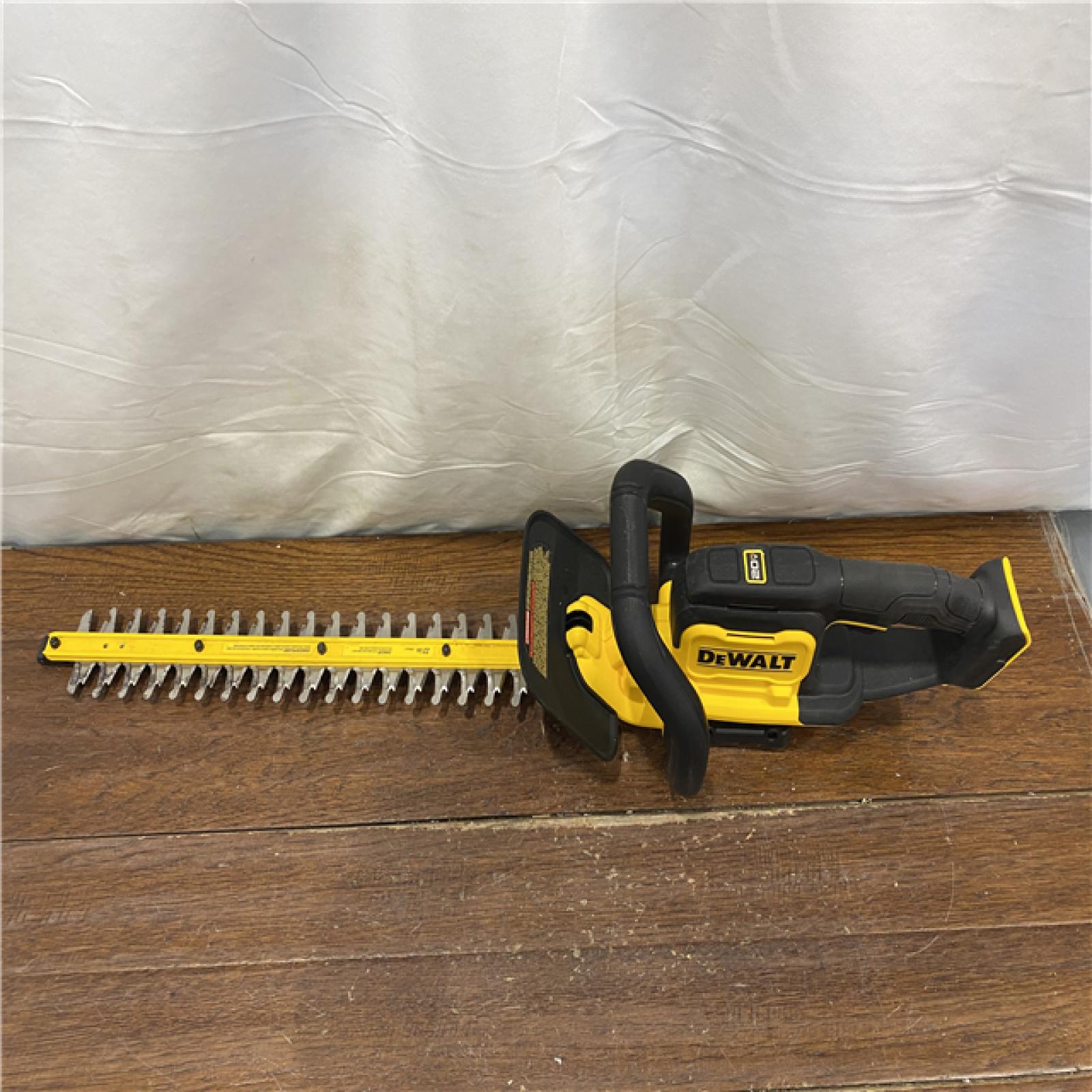 AS-IS DEWALT 20V MAX 22 Cordless Hedge Trimmer