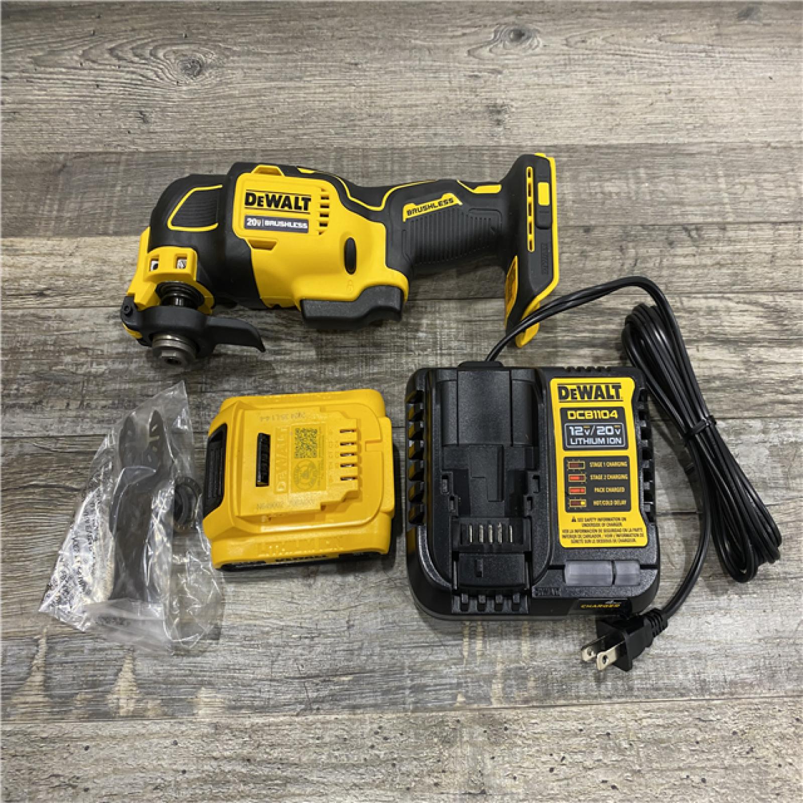 AS-IS DEWALT ATOMIC 20V MAX Cordless Brushless Oscillating Multi Tool Kit