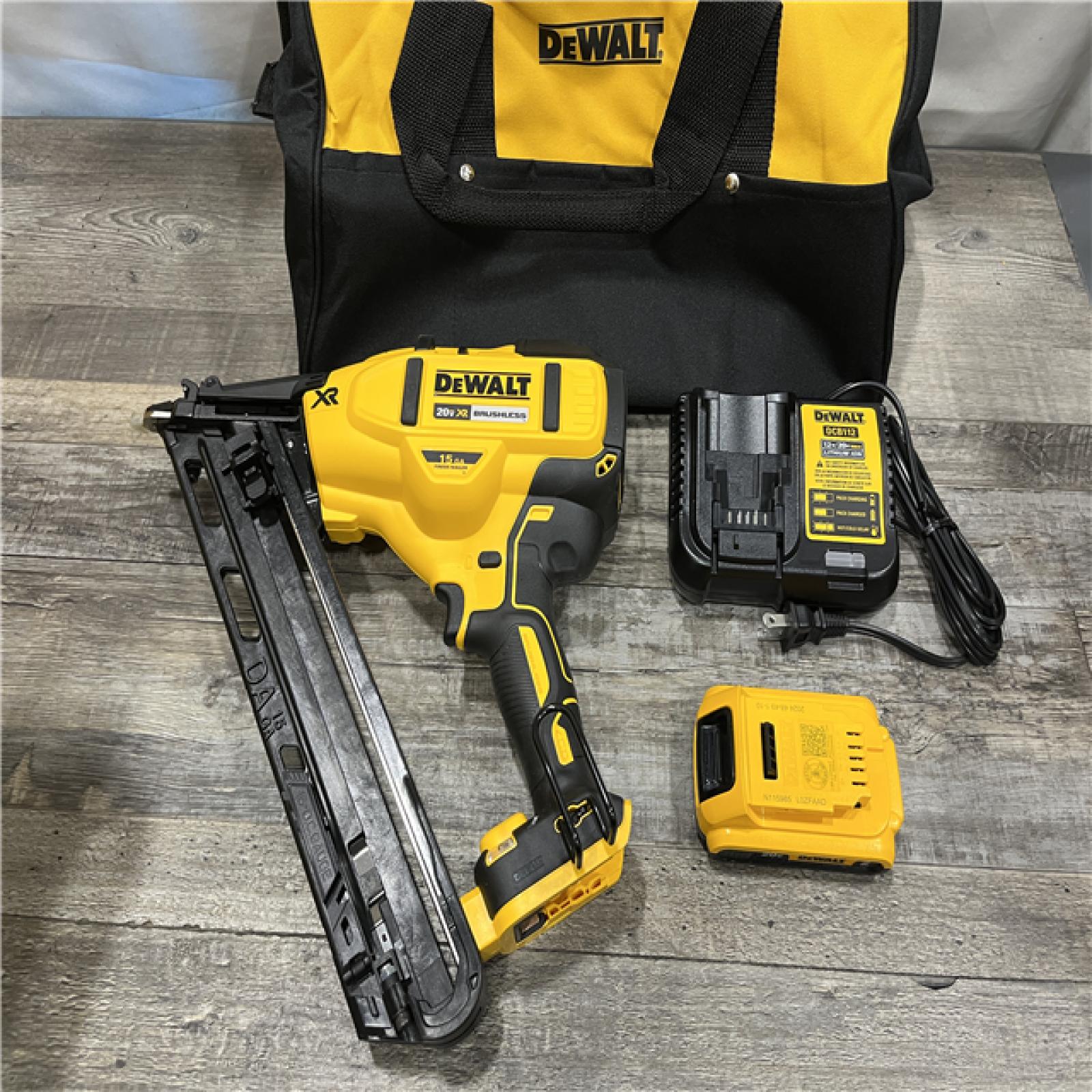 AS-IS DEWALT 20V MAX XR Lithium-Ion Cordless 2-1/2 in. 15-Gauge Finish Nailer Kit