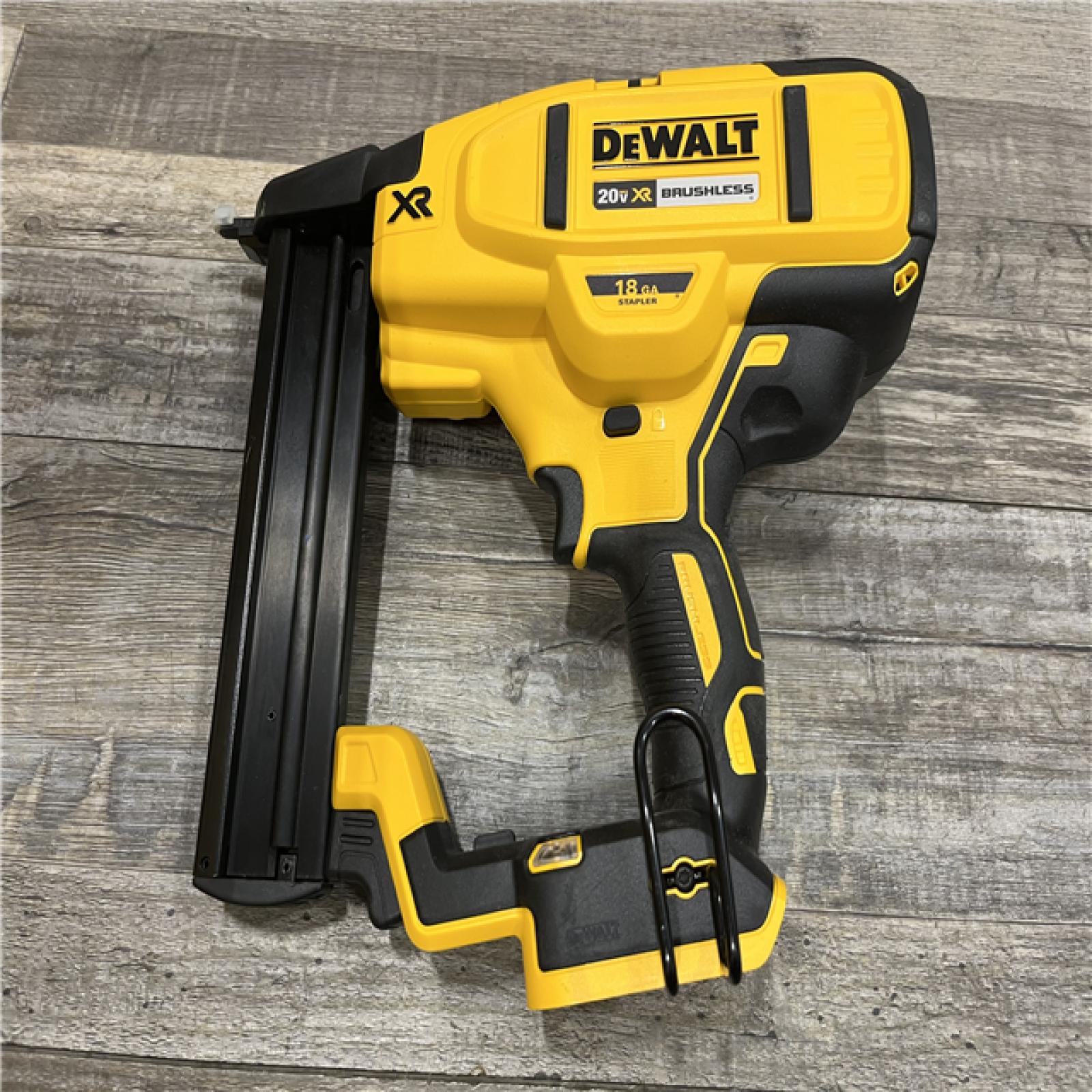 AS-IS DEWALT 20V MAX XR Lithium-Ion Cordless 18-Gauge Narrow Crown Stapler Kit