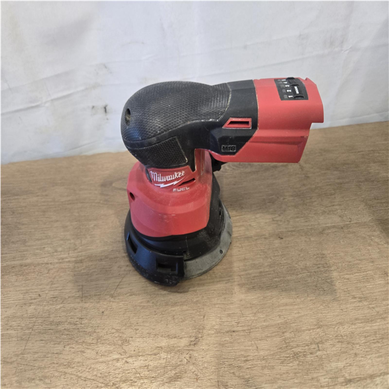 AS-IS Milwaukee 18V Lithium-Ion Brushless Cordless FUEL 5 in. Random Orbit Sander (Tool-Only)