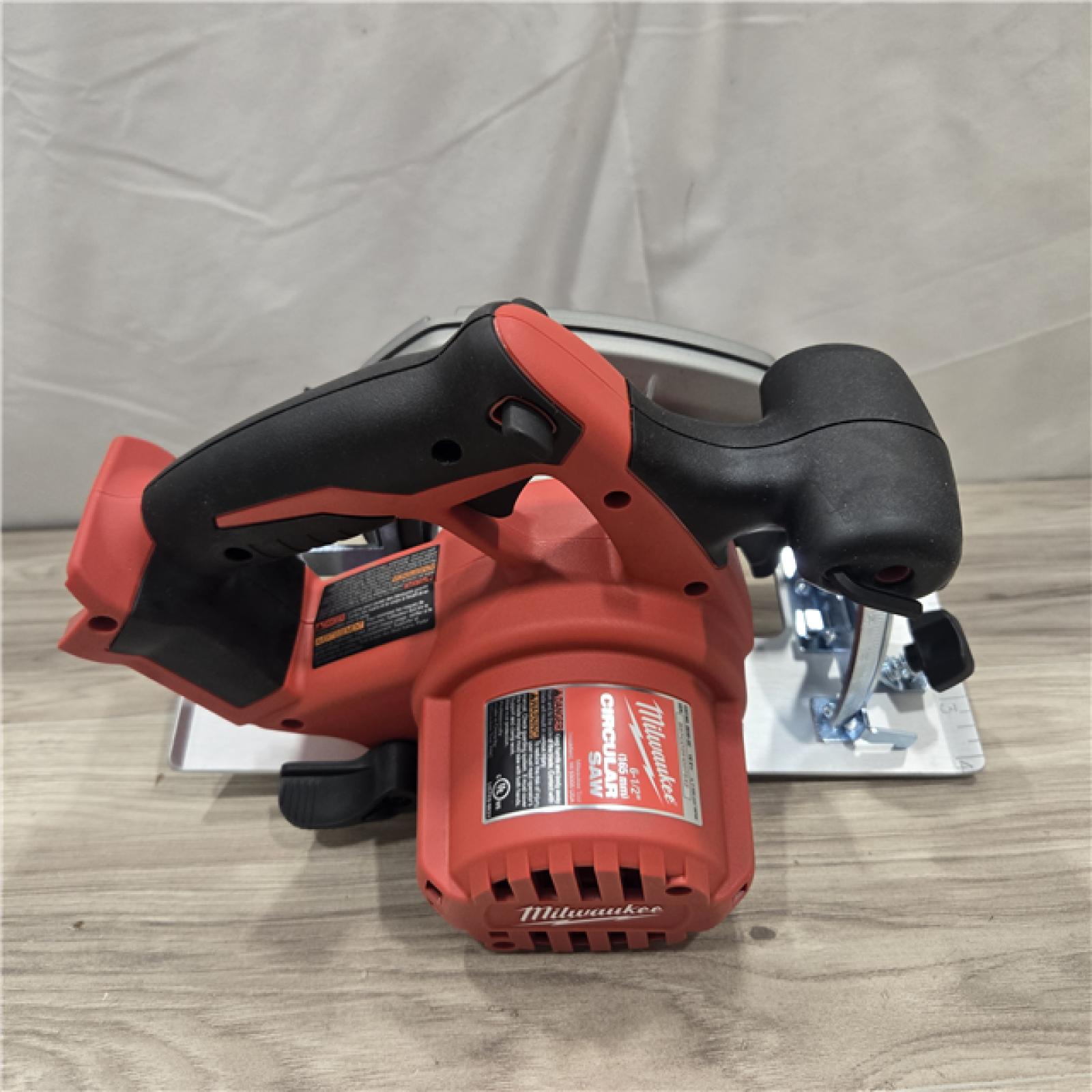 AS-IS Milwaukee 2630-20 M18 Cordless 6-1/2 Circular Saw (Bare Tool Only)