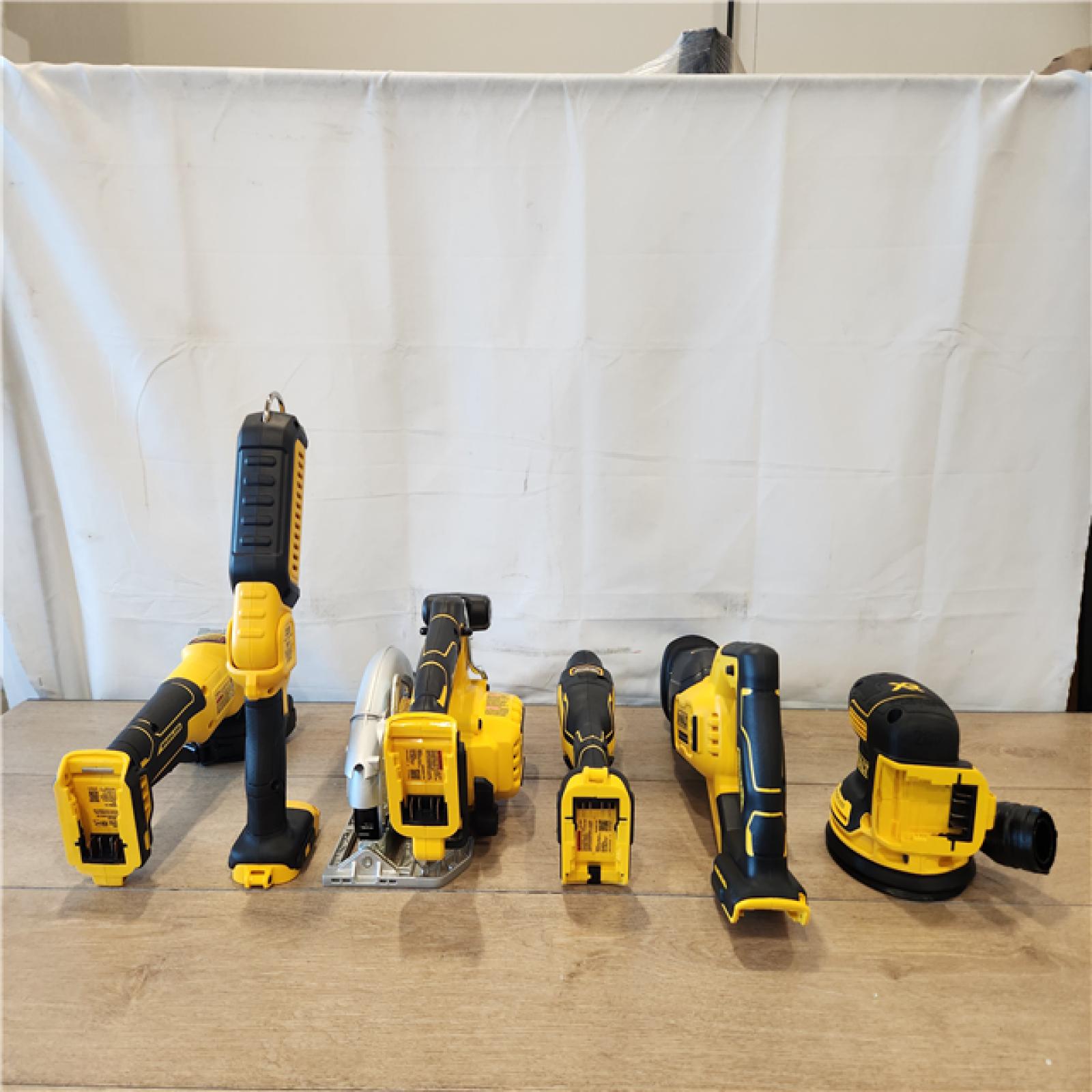 DEWALT 20V Lithium-Ion Cordless 6-Tool Combo Kit