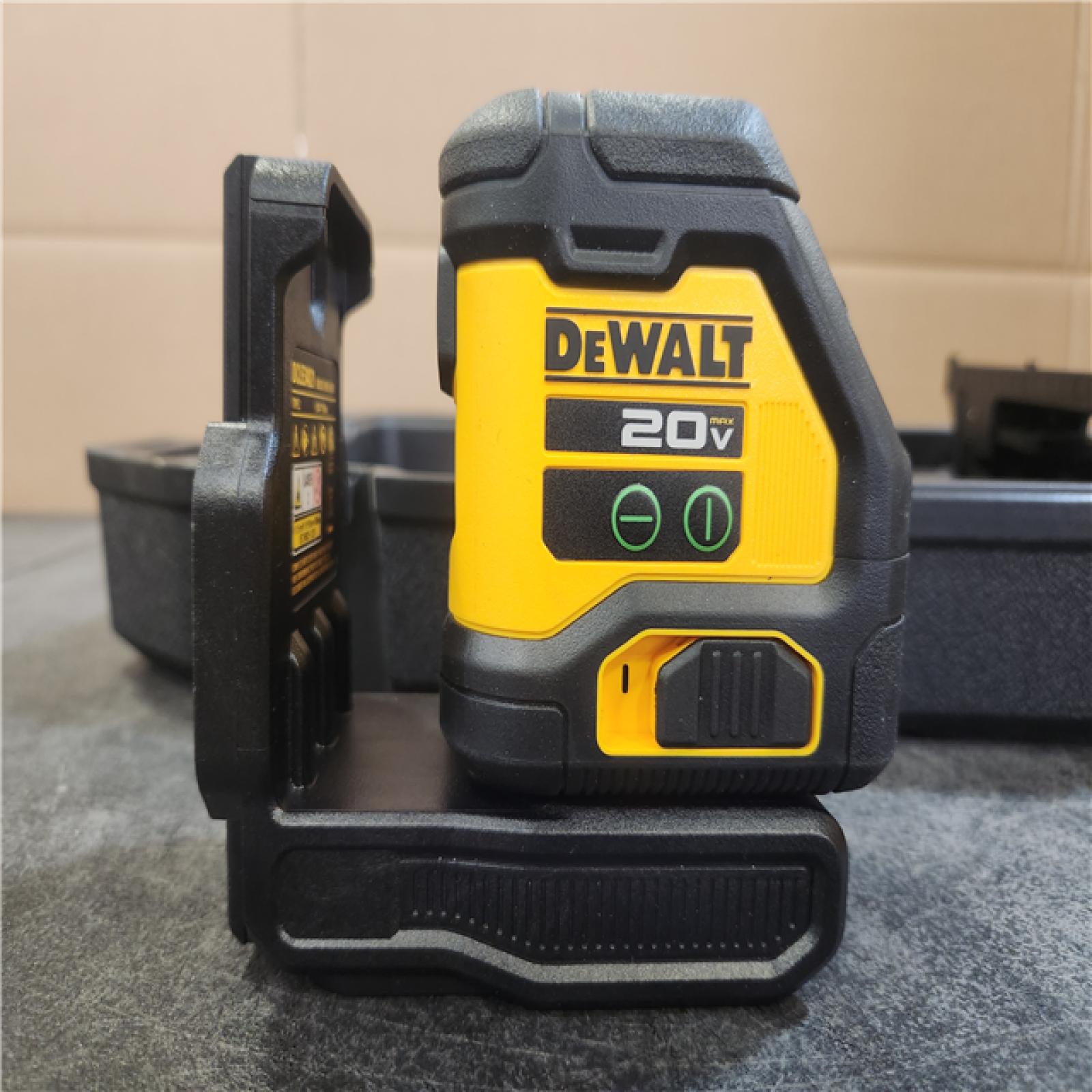 Phoenix LIKE NEW DEWALT 20V Green Cross Line Laser Level (Tool-Only)