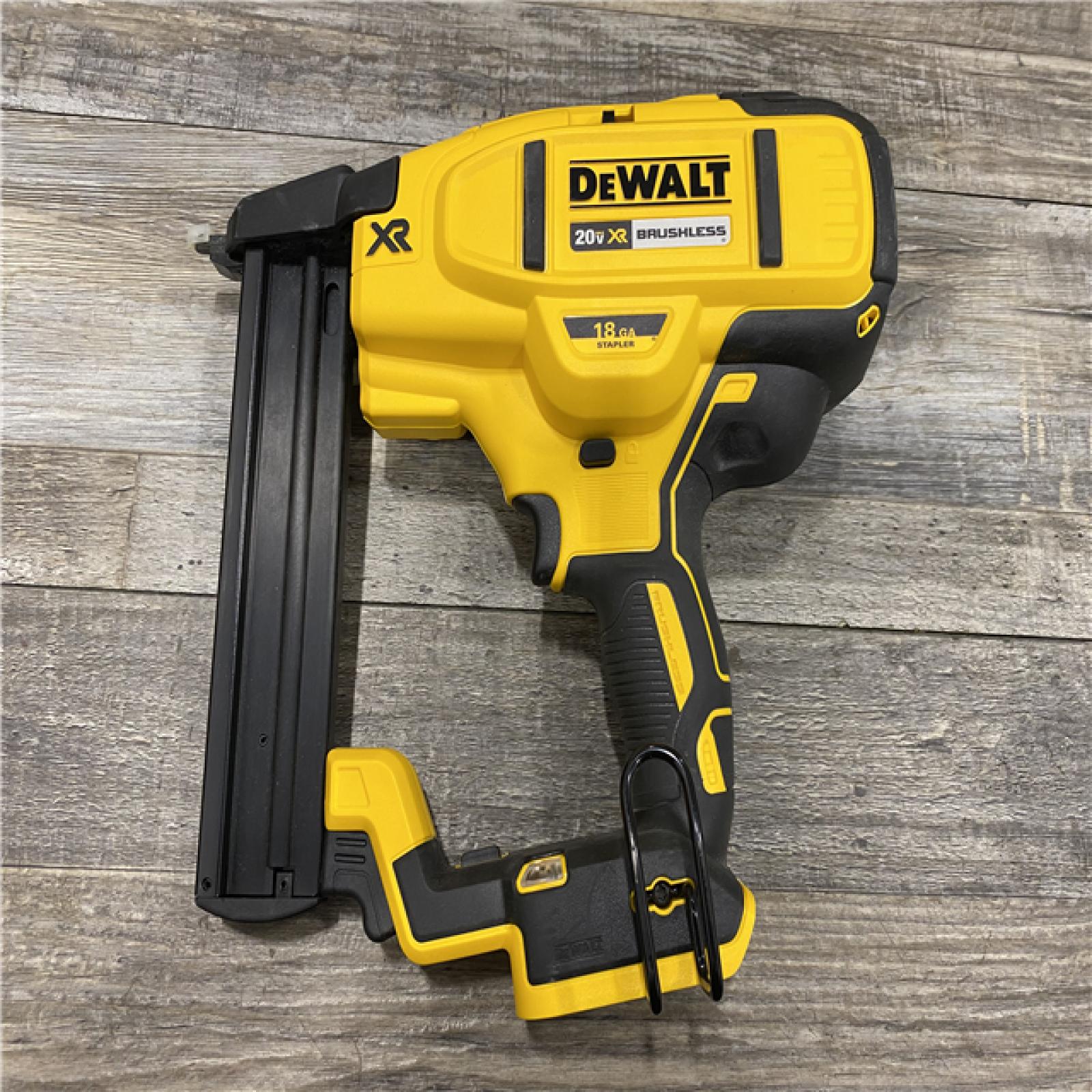 AS-IS DEWALT 20V MAX XR Lithium-Ion Cordless 18-Gauge Narrow Crown Stapler Kit