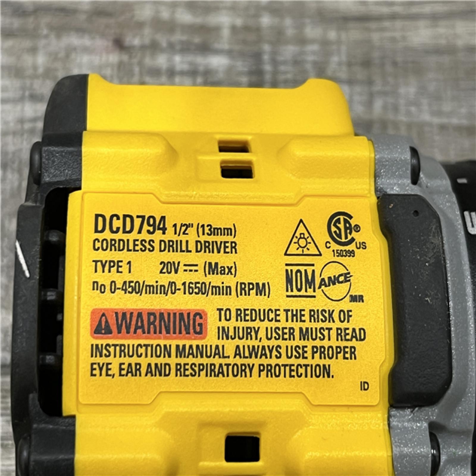 AS-IS DEWALT Atomic 20V Lithium-Ion Cordless Compact 1/2 in. Drill/Driver Kit
