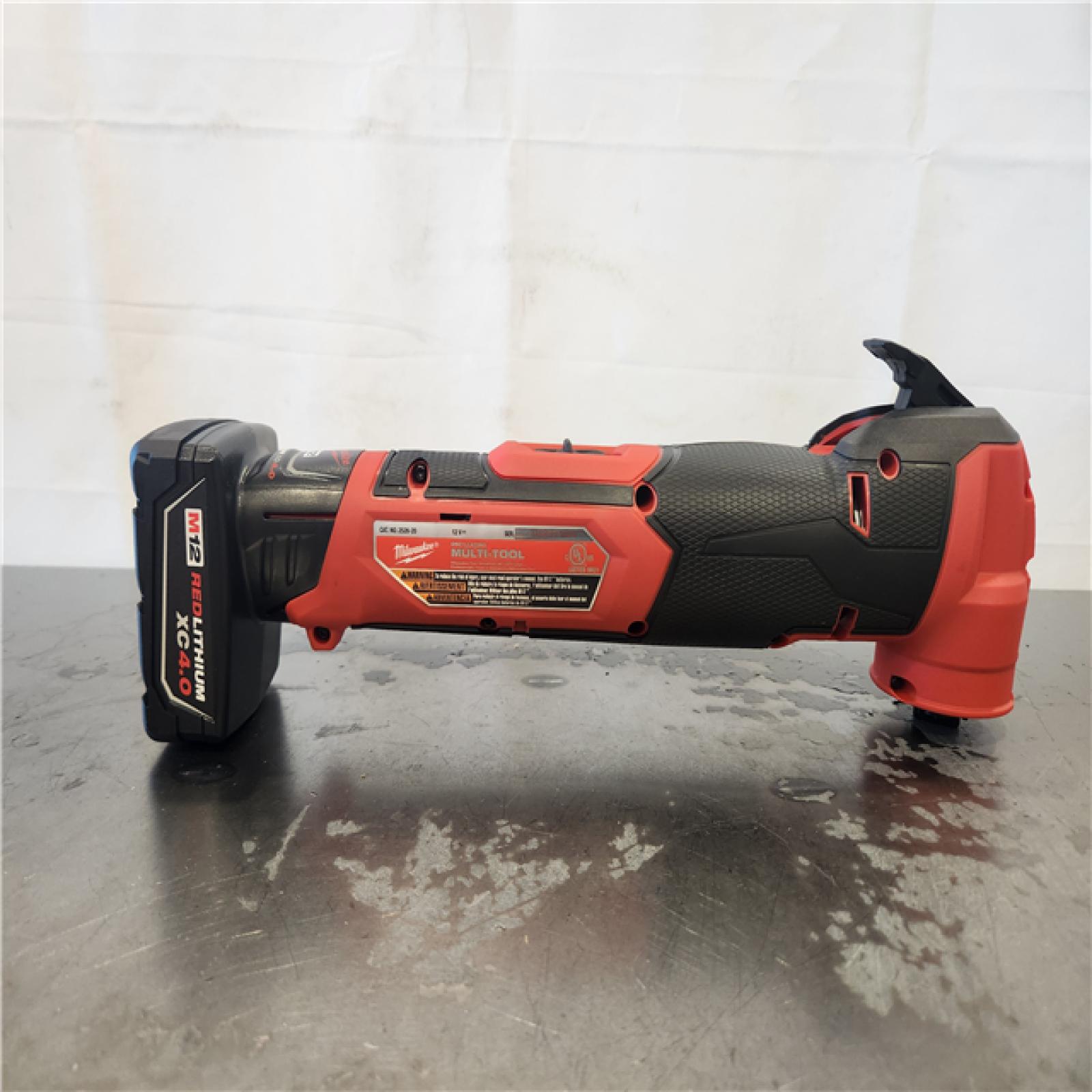 AS-IS- Milwaukee M12 FUEL 12V Lithium-Ion Cordless Oscillating Multi-Tool Kit with 4.0 Ah Battery