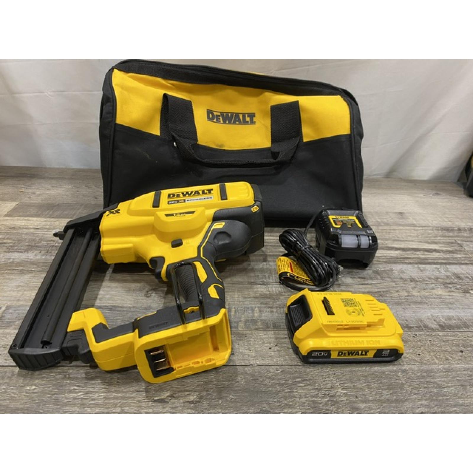AS-IS DEWALT 20V MAX XR Lithium-Ion Cordless 18-Gauge Narrow Crown Stapler Kit