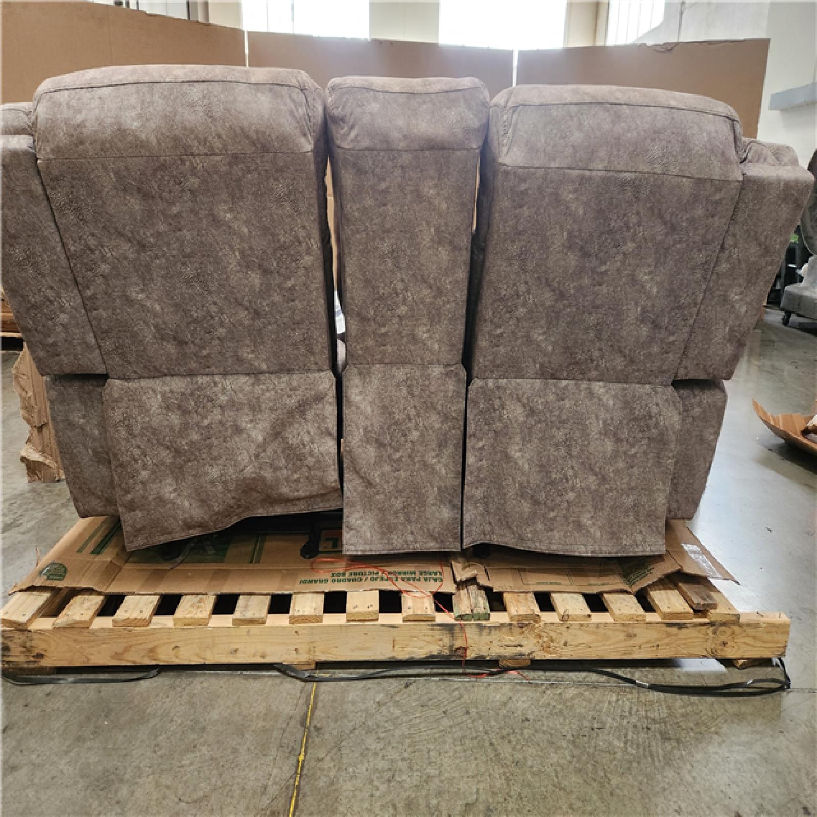 Phoenix NEW Home Elegance Double Glider Reclining Love Seat with Console in BLK/BRW/FBR-2