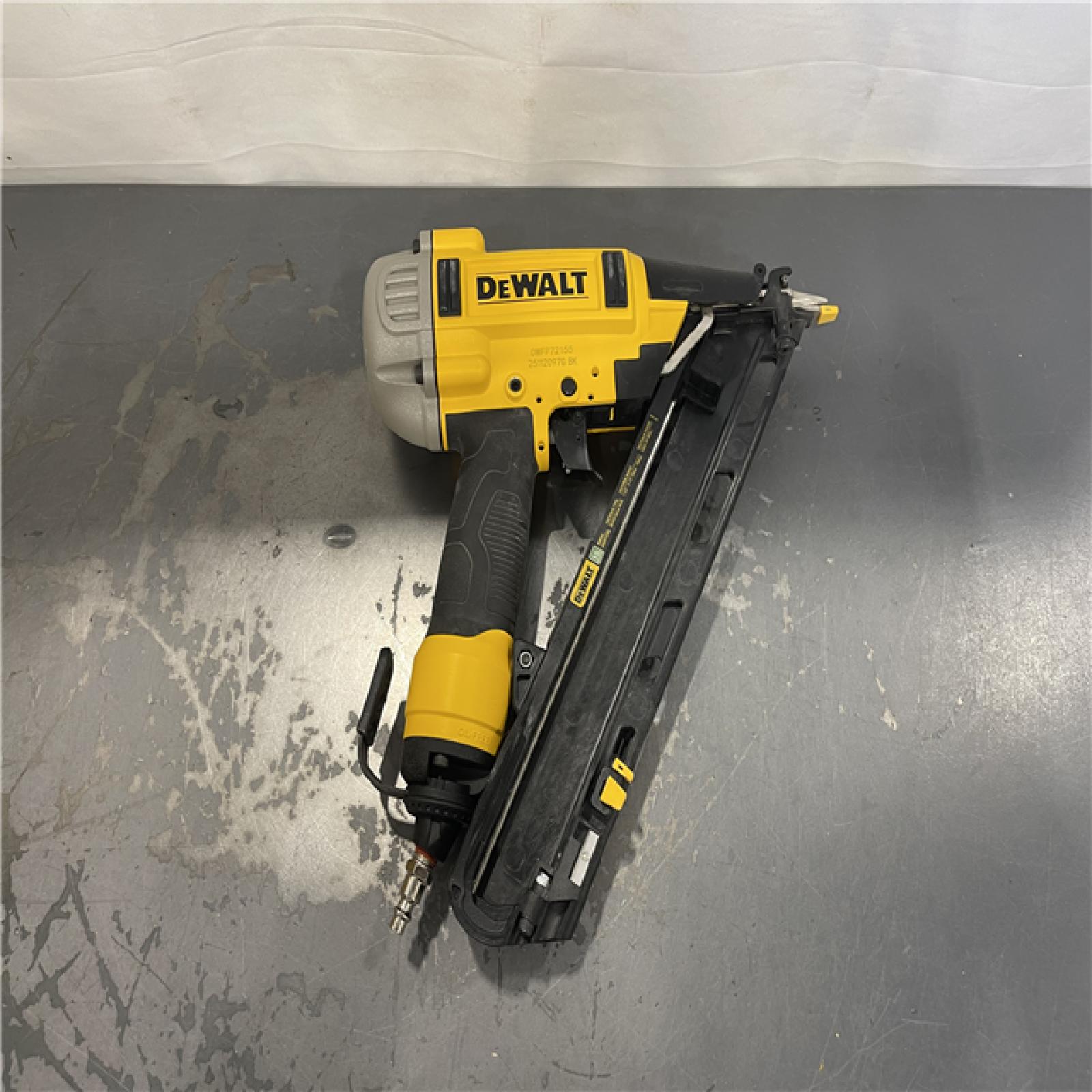AS-IS- Dewalt-15 Gauge Precision Point Finish Nailer