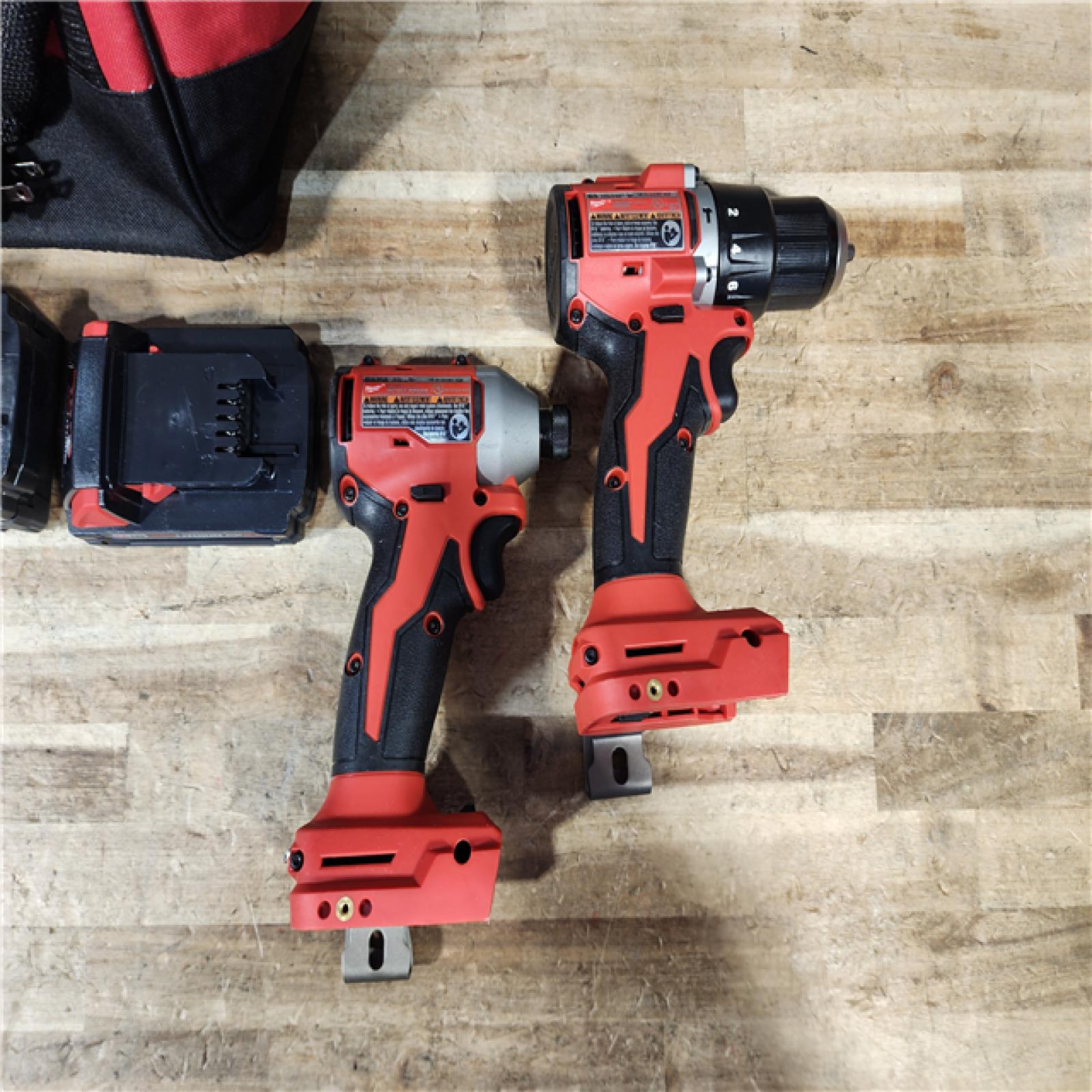 HOUSTON LOCATION - AS - IS Milwaukee 2 Tool Combo Kit W/ (2) Battery & Charger