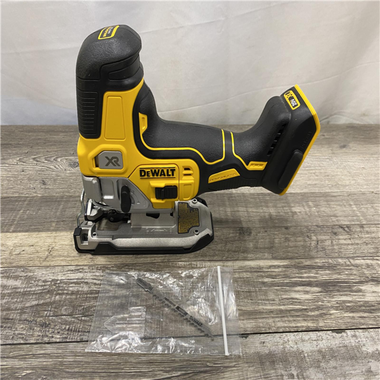 AS-IS DEWALT 20V MAX XR Cordless Barrel Grip Jigsaw (Tool Only)