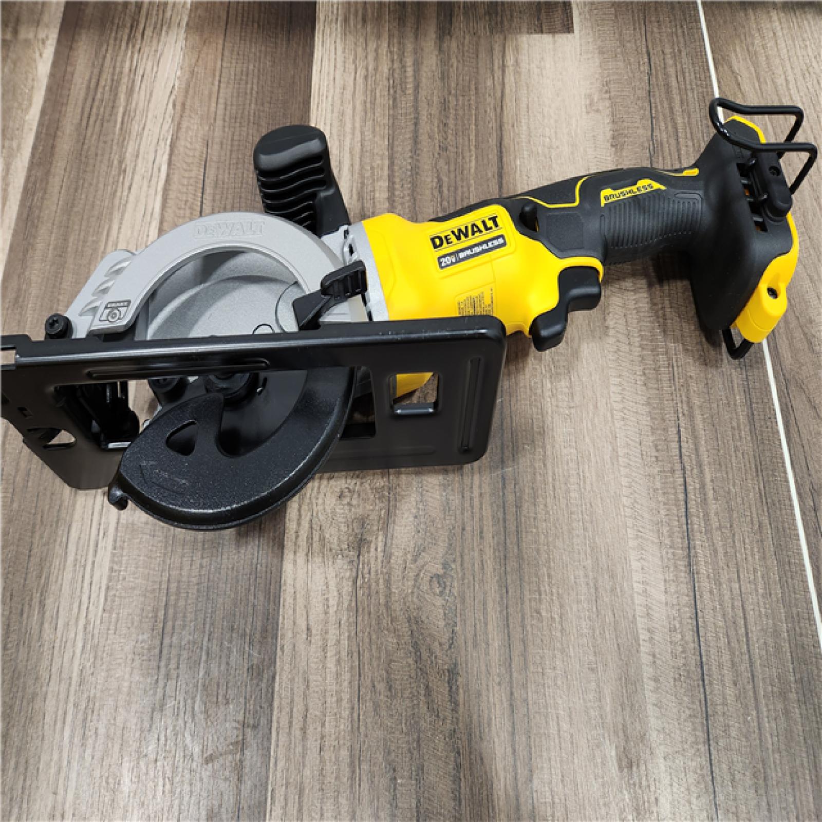 GOOD DEWALT ATOMIC 20V MAX Cordless Brushless 4-1/2 in. Circular Saw (Tool Only)