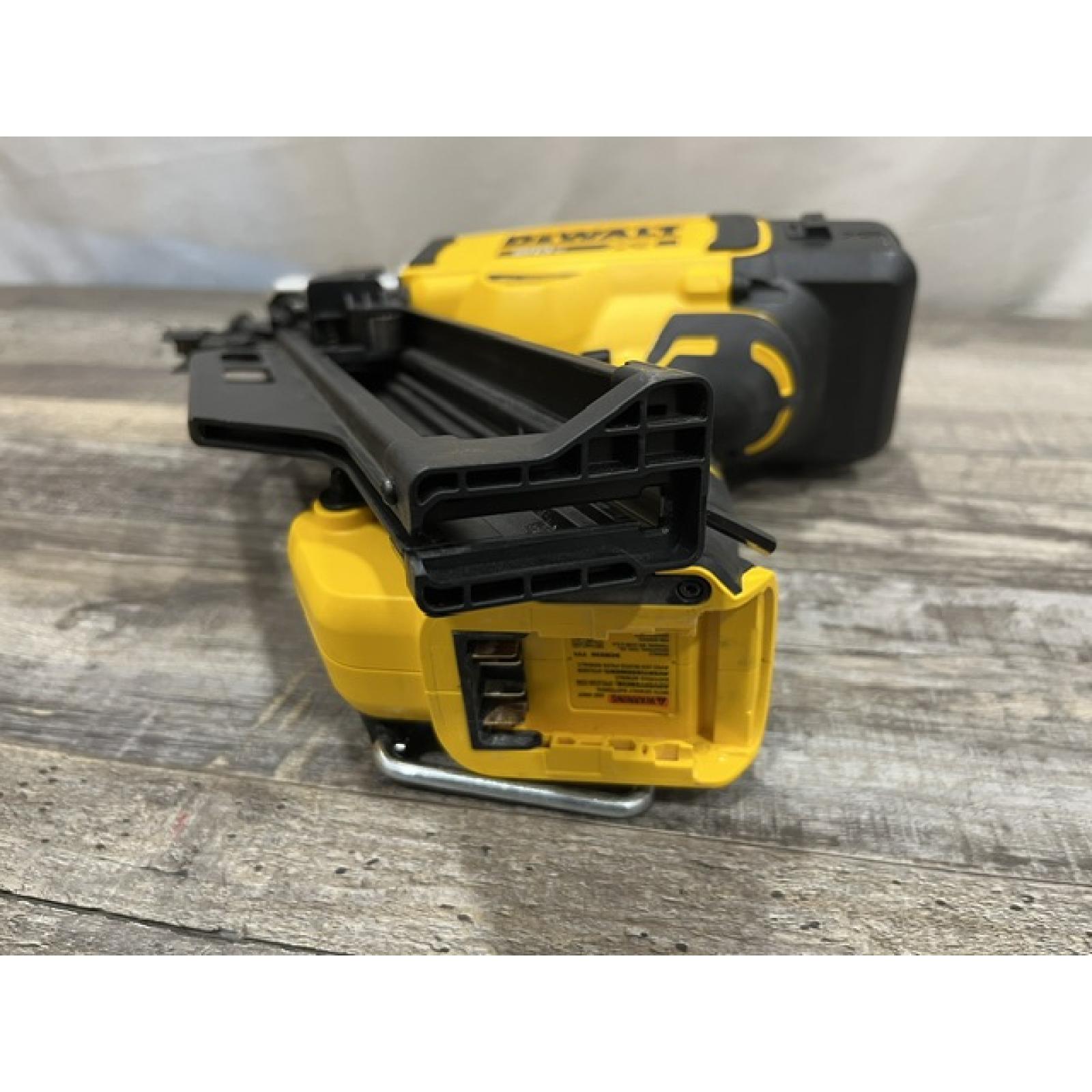 AS-IS DEWALT 20V 30 Degree Cordless Framing Nailer (Tool-Only)