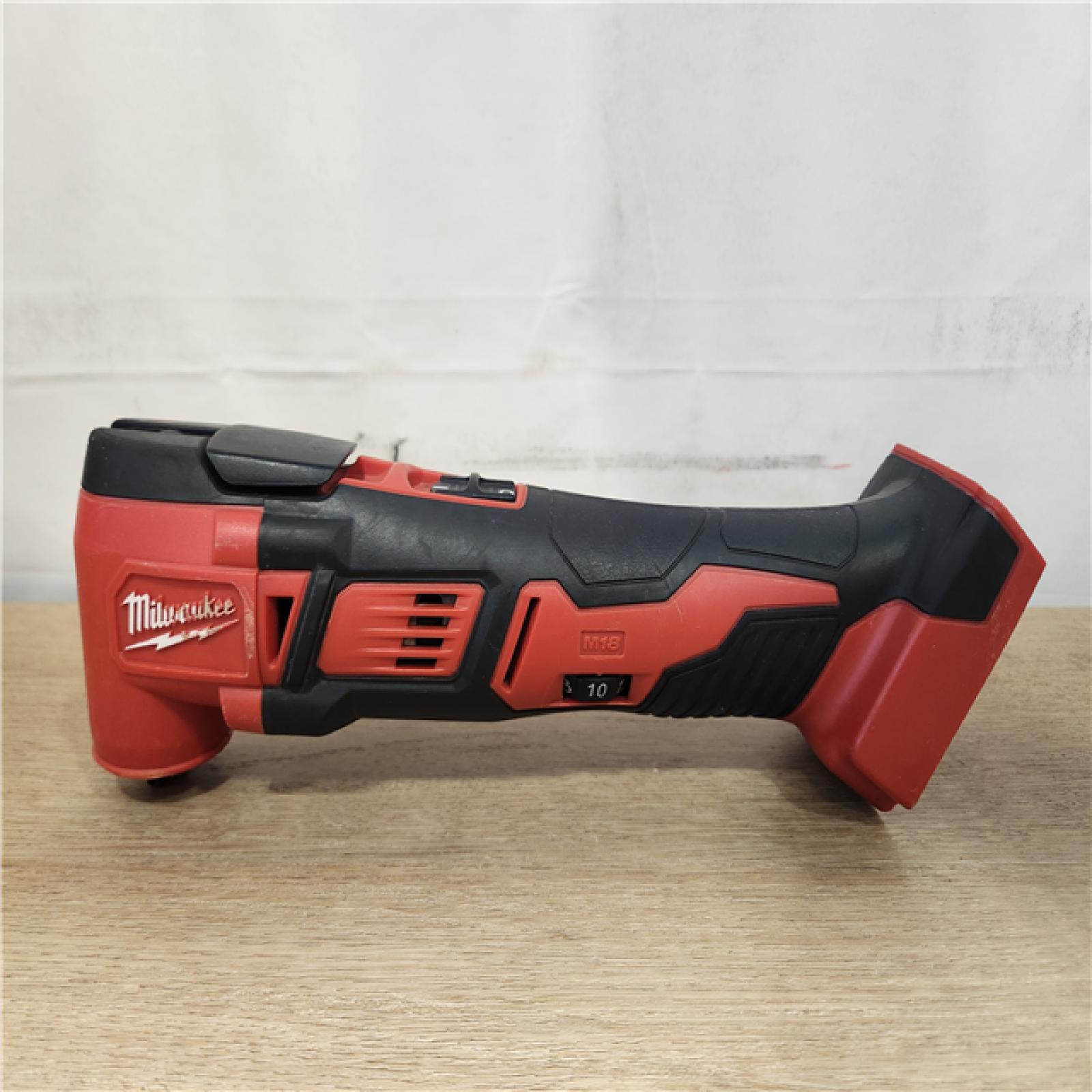 AS-IS- Milwaukee 18V Lithium-Ion Cordless Oscillating Multi-Tool Kit