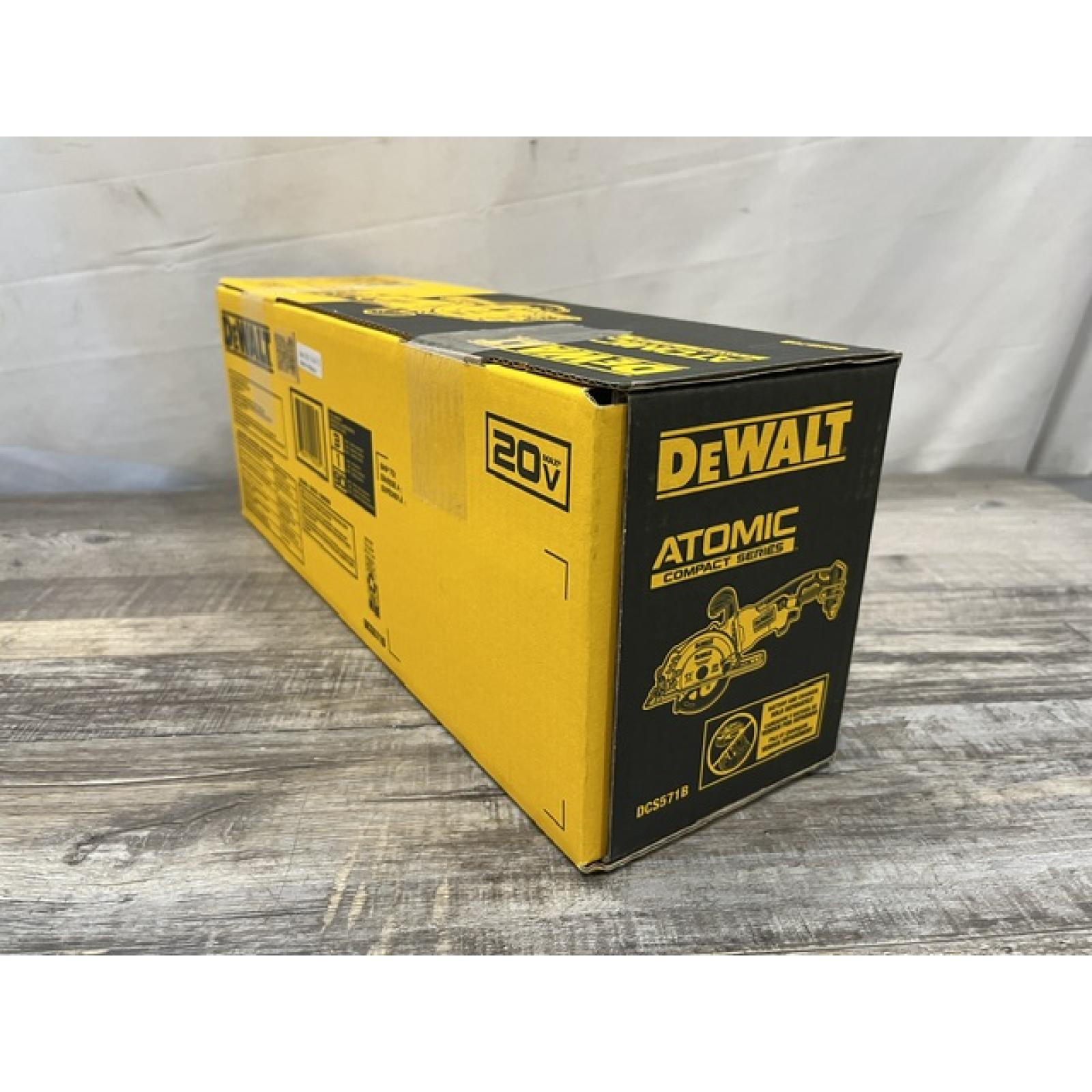 NEW - DEWALT ATOMIC 20V MAX Cordless Brushless 4-1/2 in. Circular Saw (Tool Only)