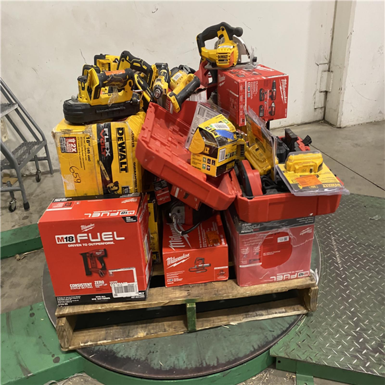 Dallas Location - As-Is Tool Pallet