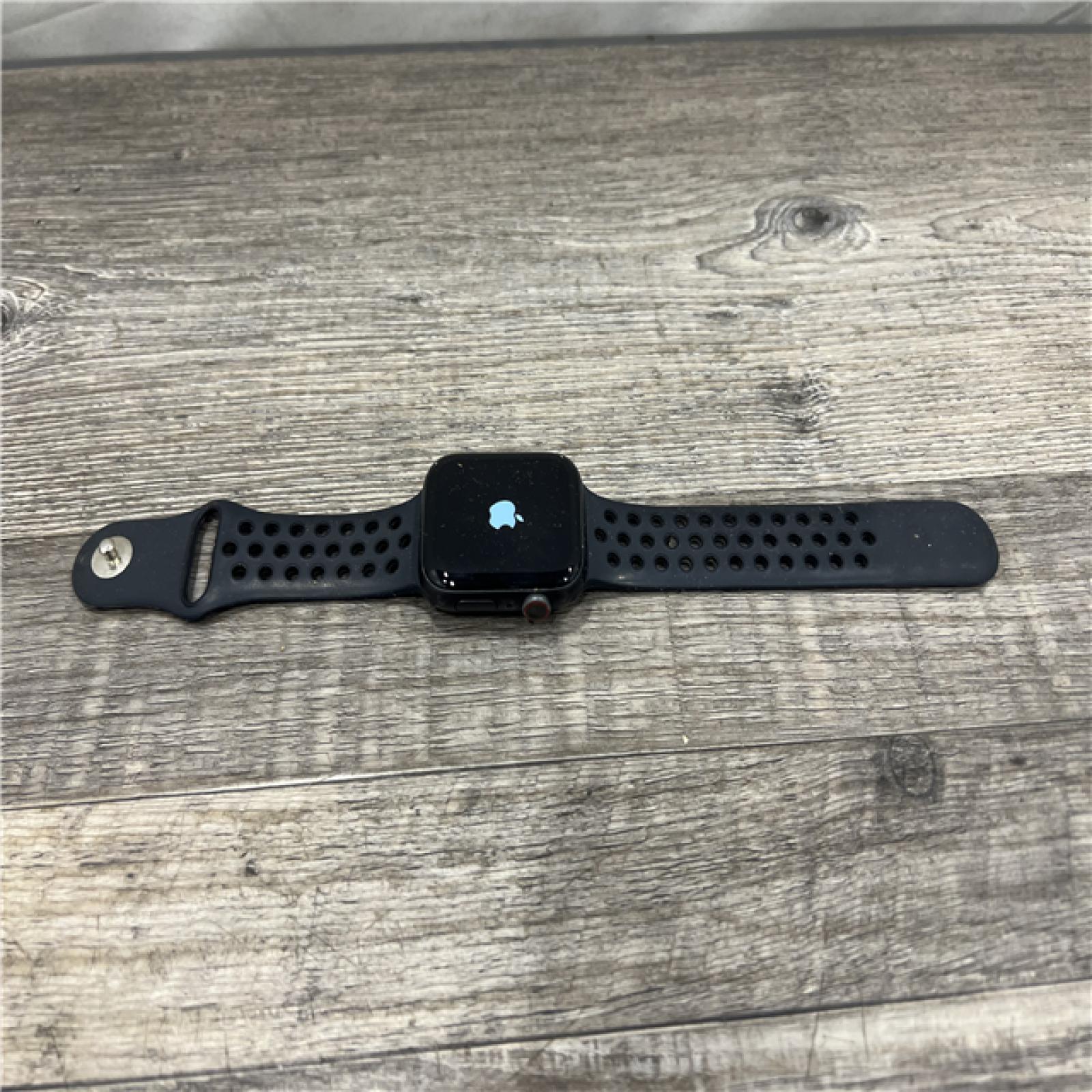 AS-IS Apple Watch Series 5 44mm GPS Aluminum Space Gray Black Sport Band Smartwatch