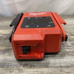AS-IS Milwaukee 18V Lithium-Ion Cordless 2000 Peak Amp HOTSHOT Jump Starter (Tool-Only)